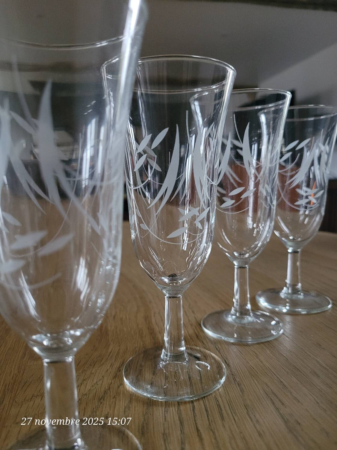 6 vintage champagne flutes