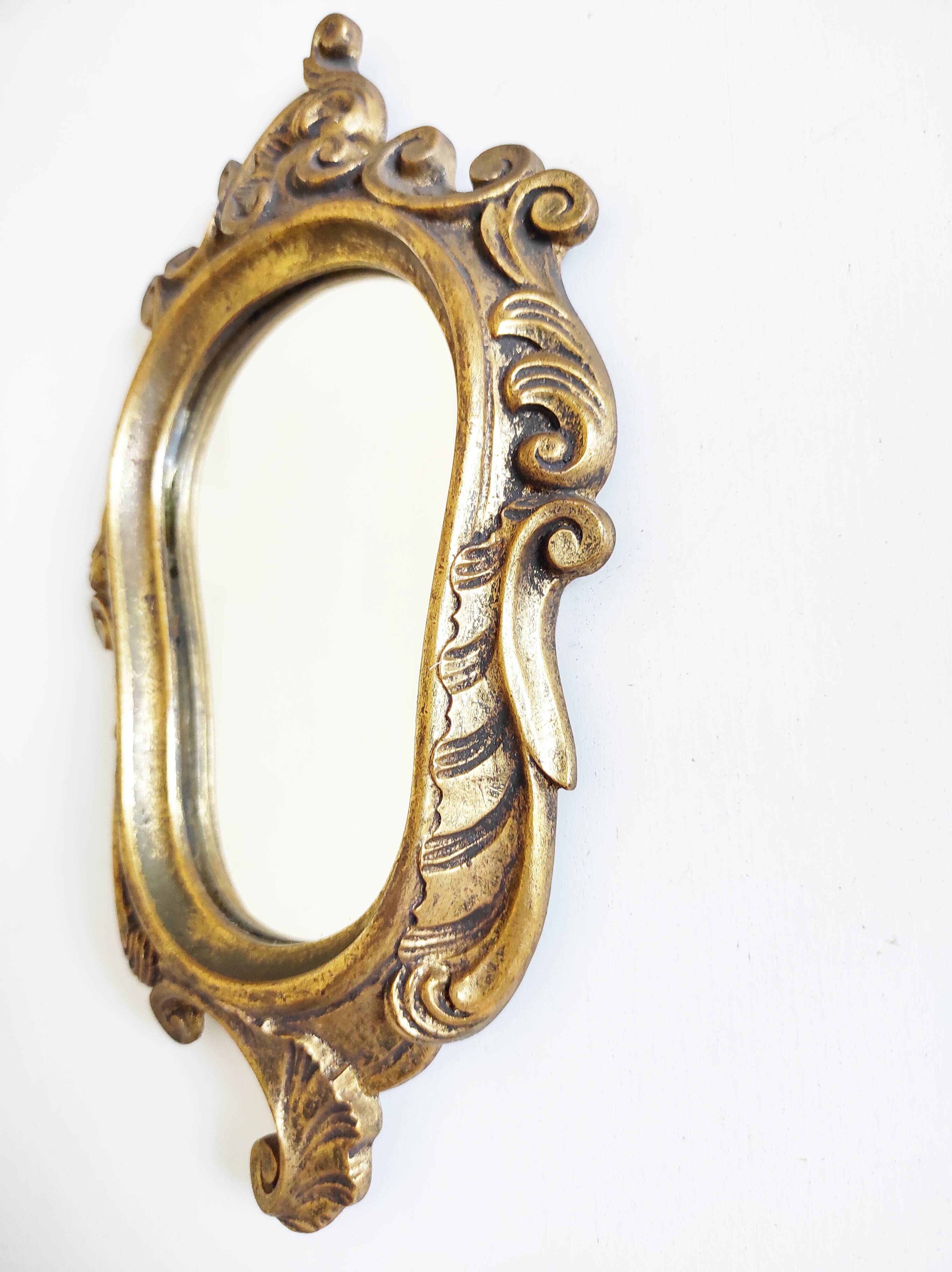 Miroir en bois doré