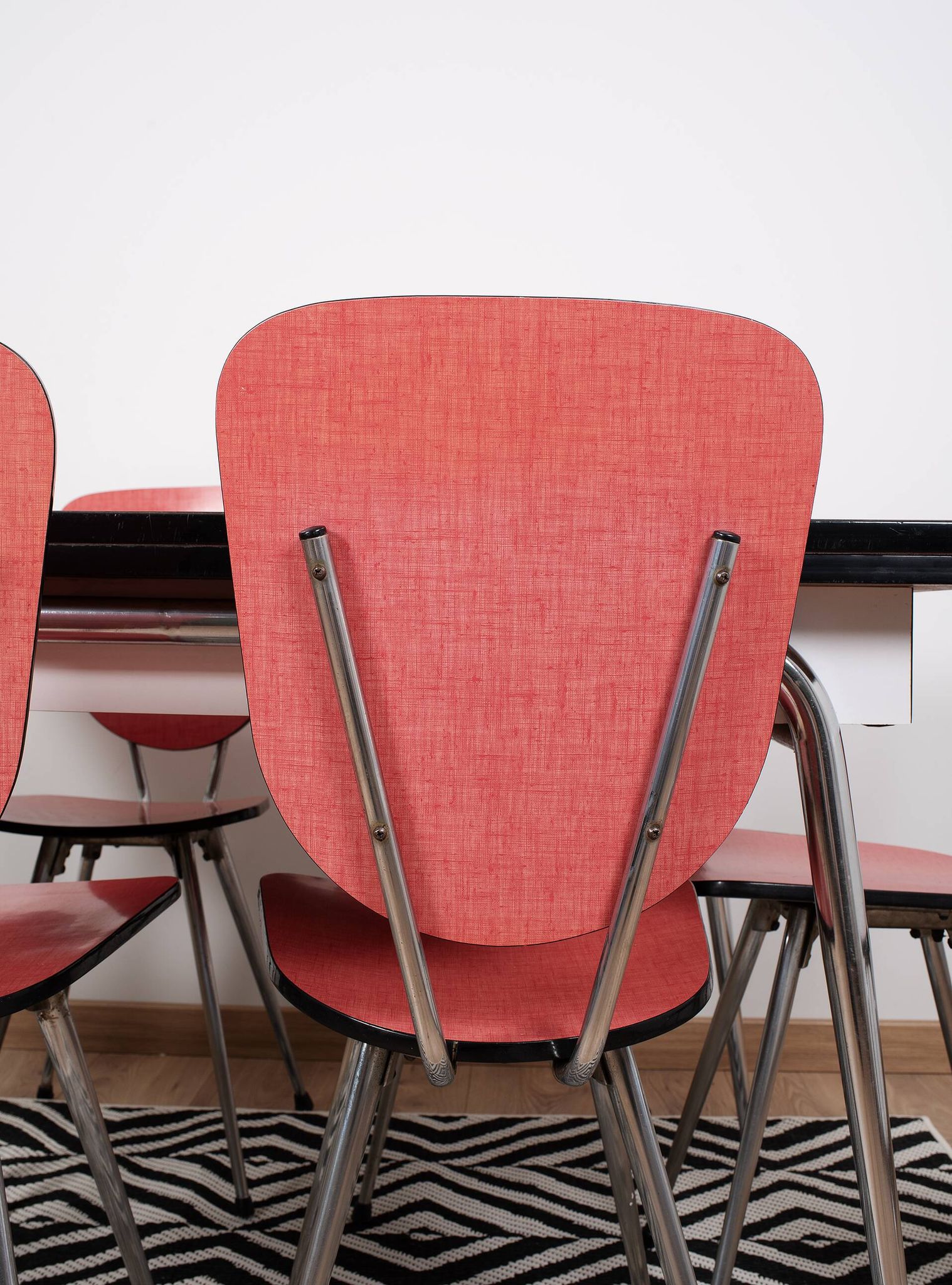 Extendable table and 6 chairs in Formica and stainless steel, brand FURANIA EUROPALU