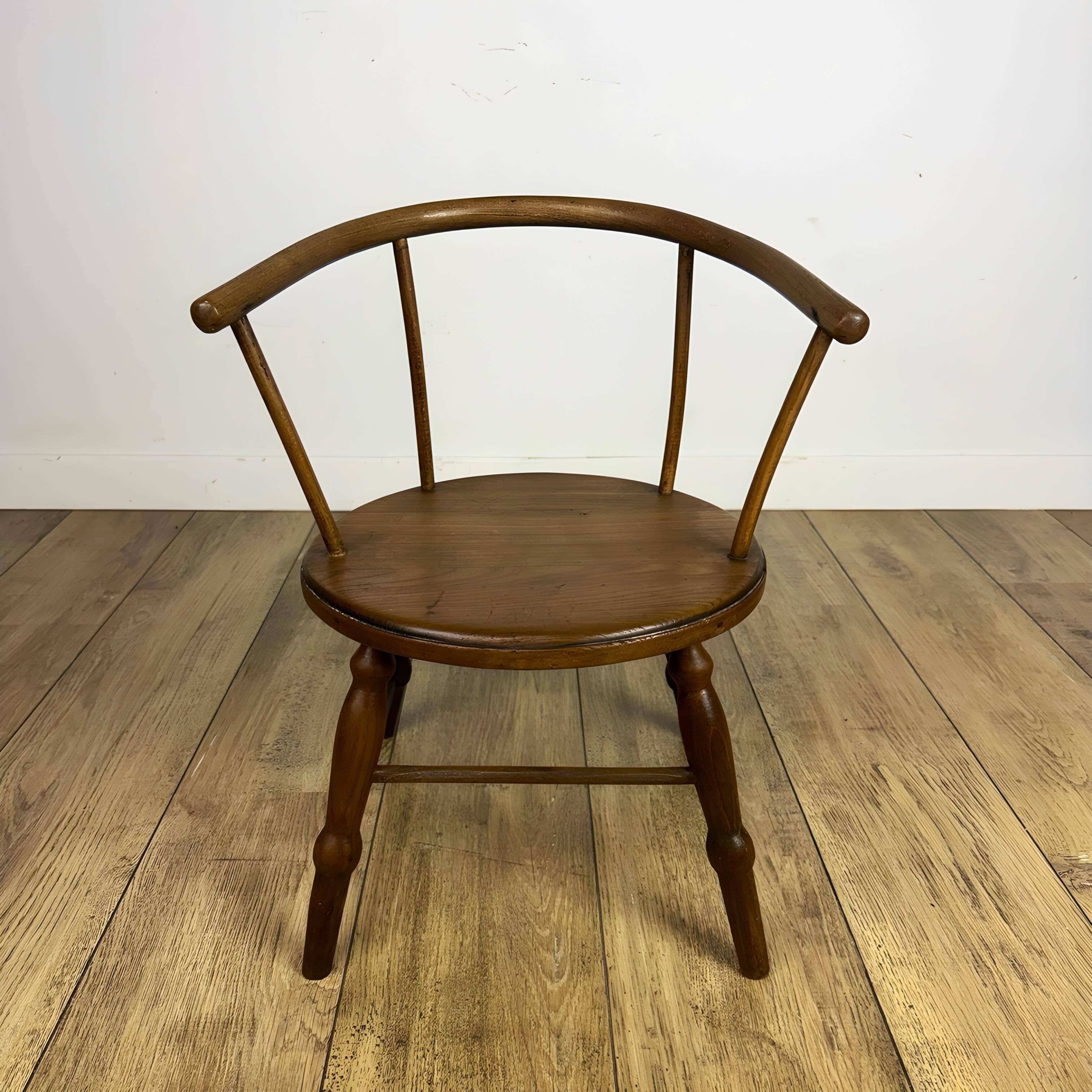 Chaise enfant ancienne en bois tourné