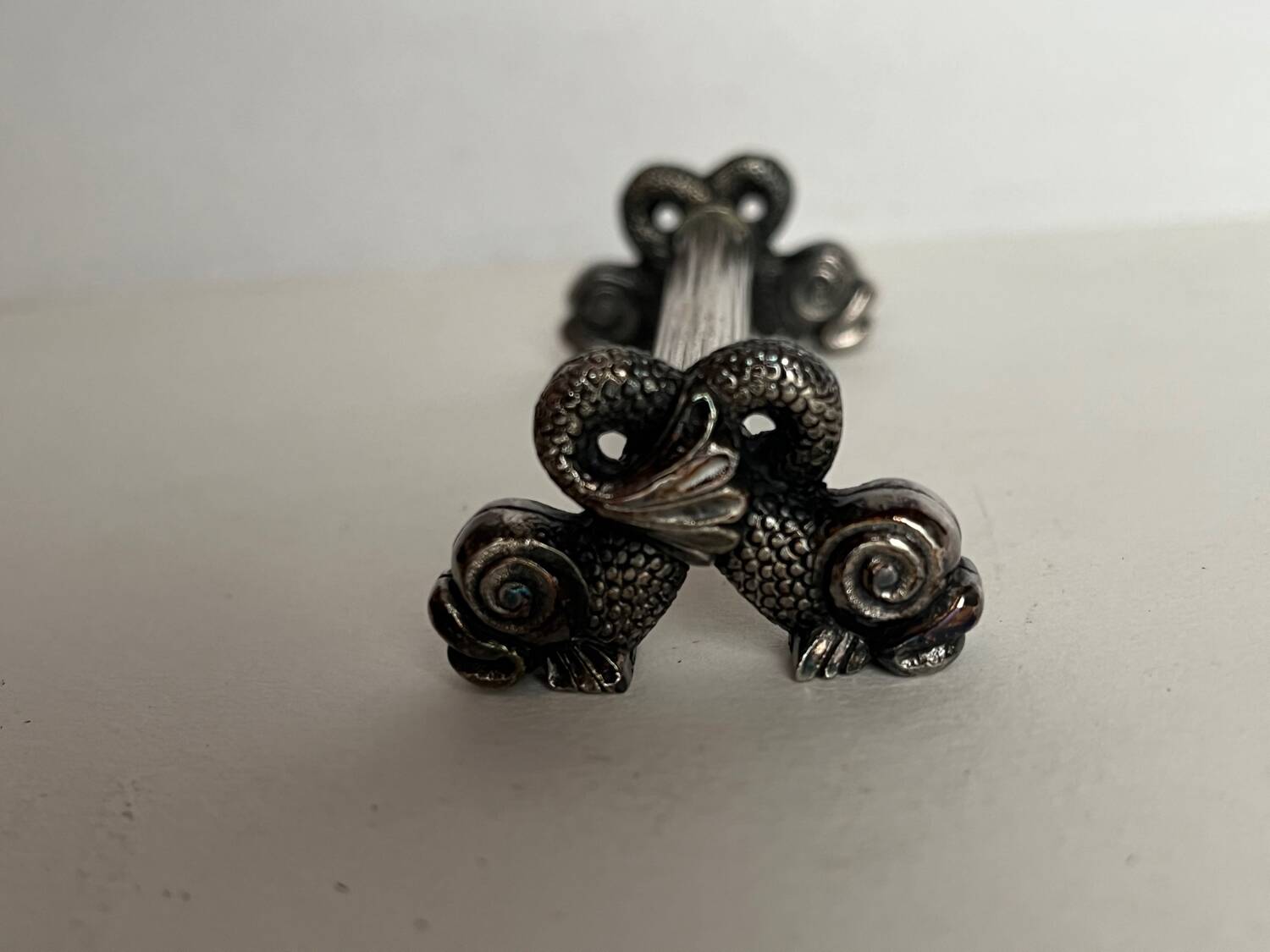 6 silver metal knife holders