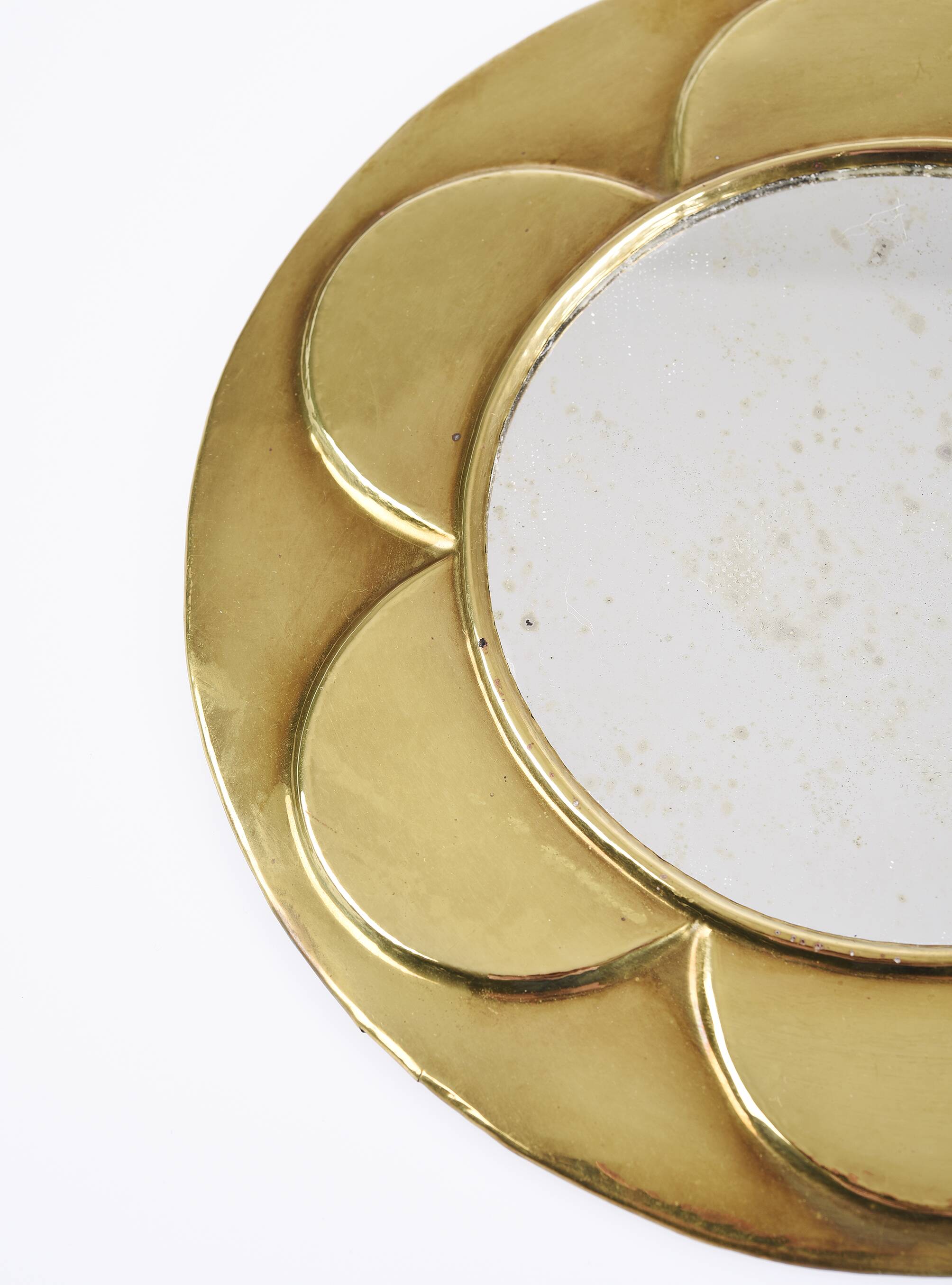 Miroir rond ancien en laiton