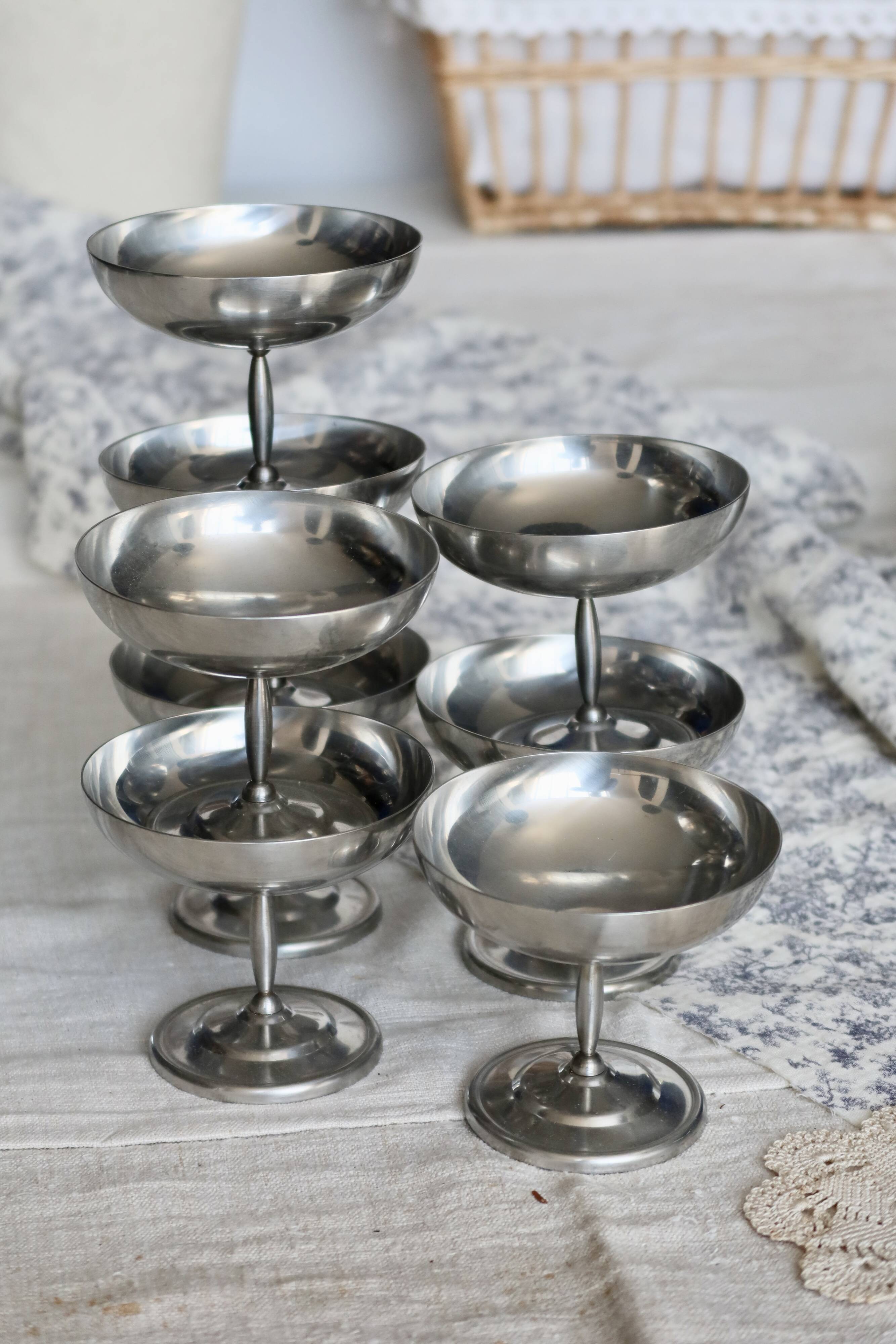 8 ice cream / champagne bowls - Vintage