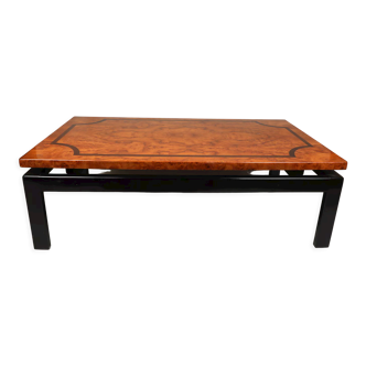 Table basse vintage laquée noire et plateau en bois de loupe d'orme et marqueterie