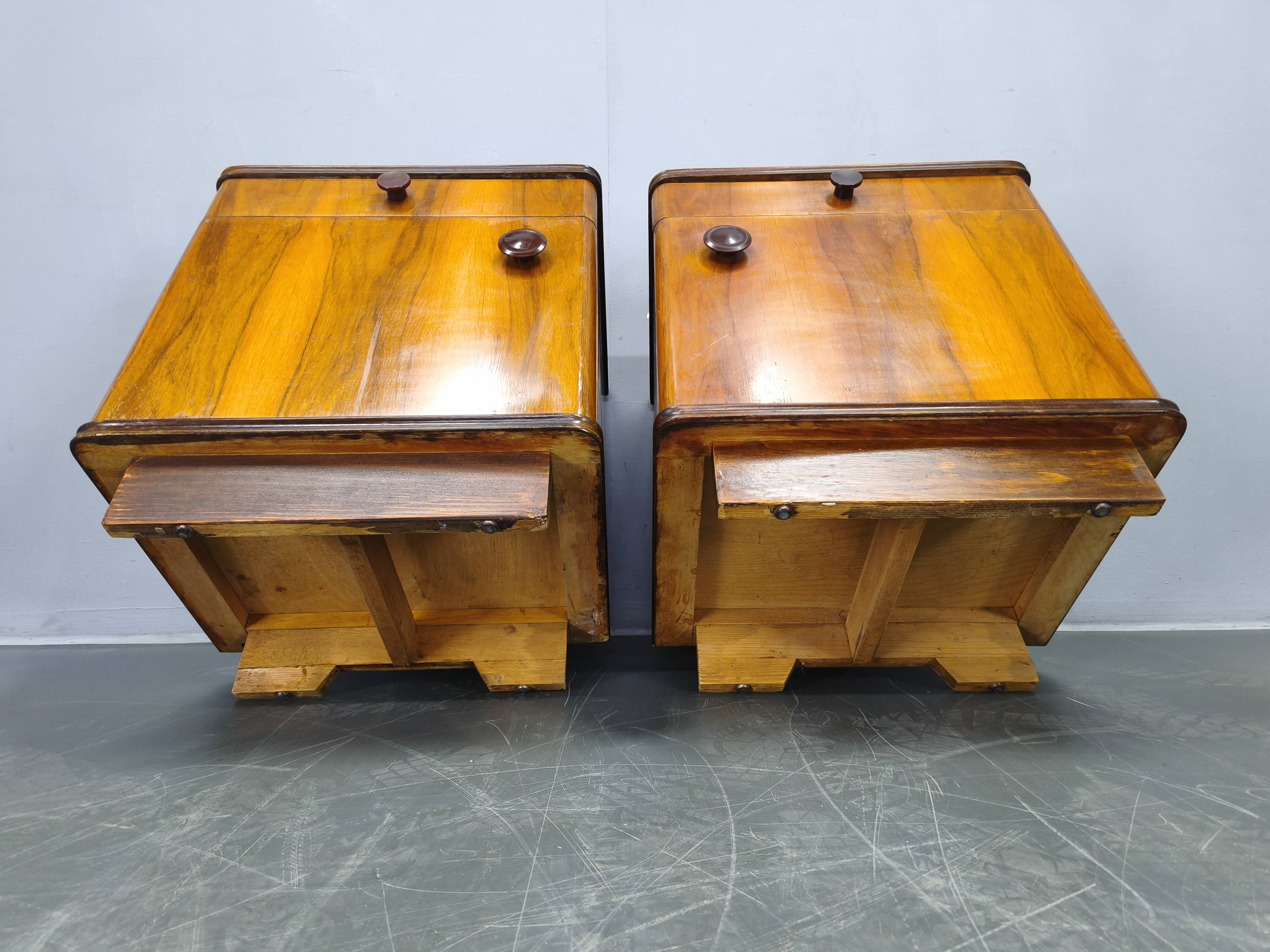 Pair of Mid-Century Walnut Nightstands with Glass Tops, 1950s