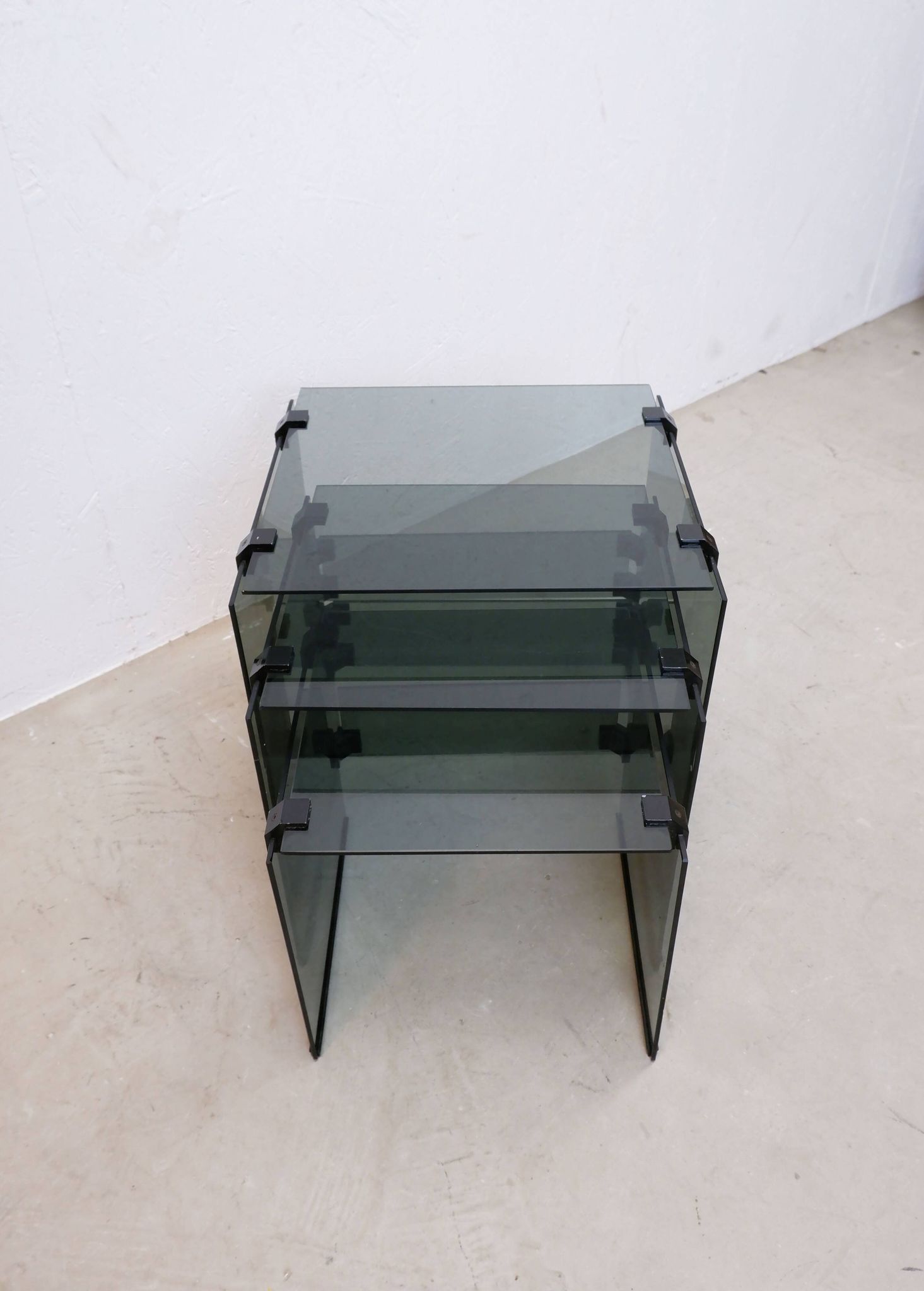 Pieterman Holland Glass-Units nesting tables