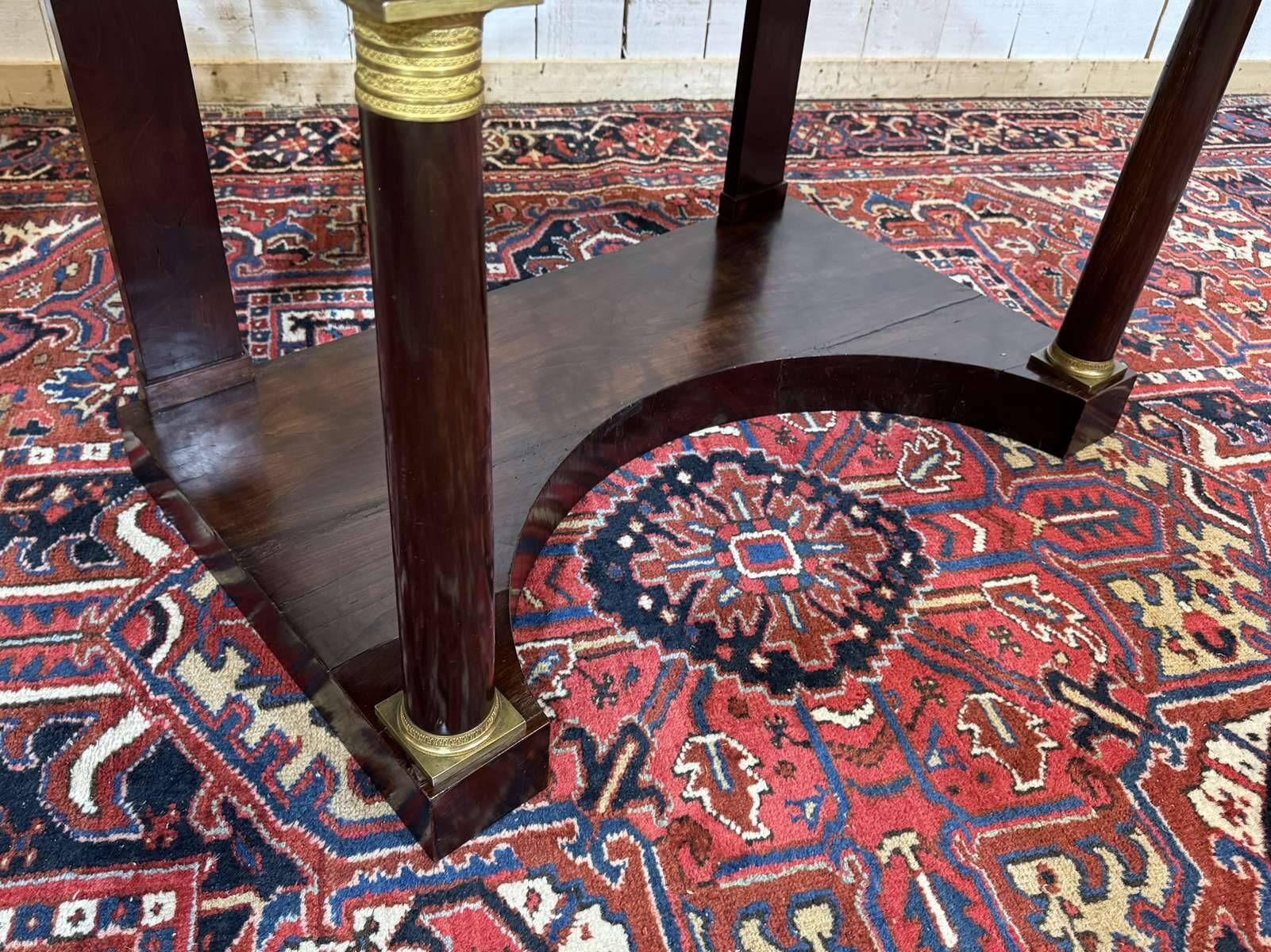 Empire hairdresser from the 19th century in mahogany with a marble top.