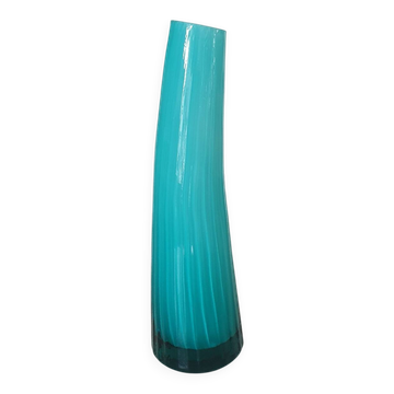 Vase soliflore courbé en verre soufflé bleu turquoise