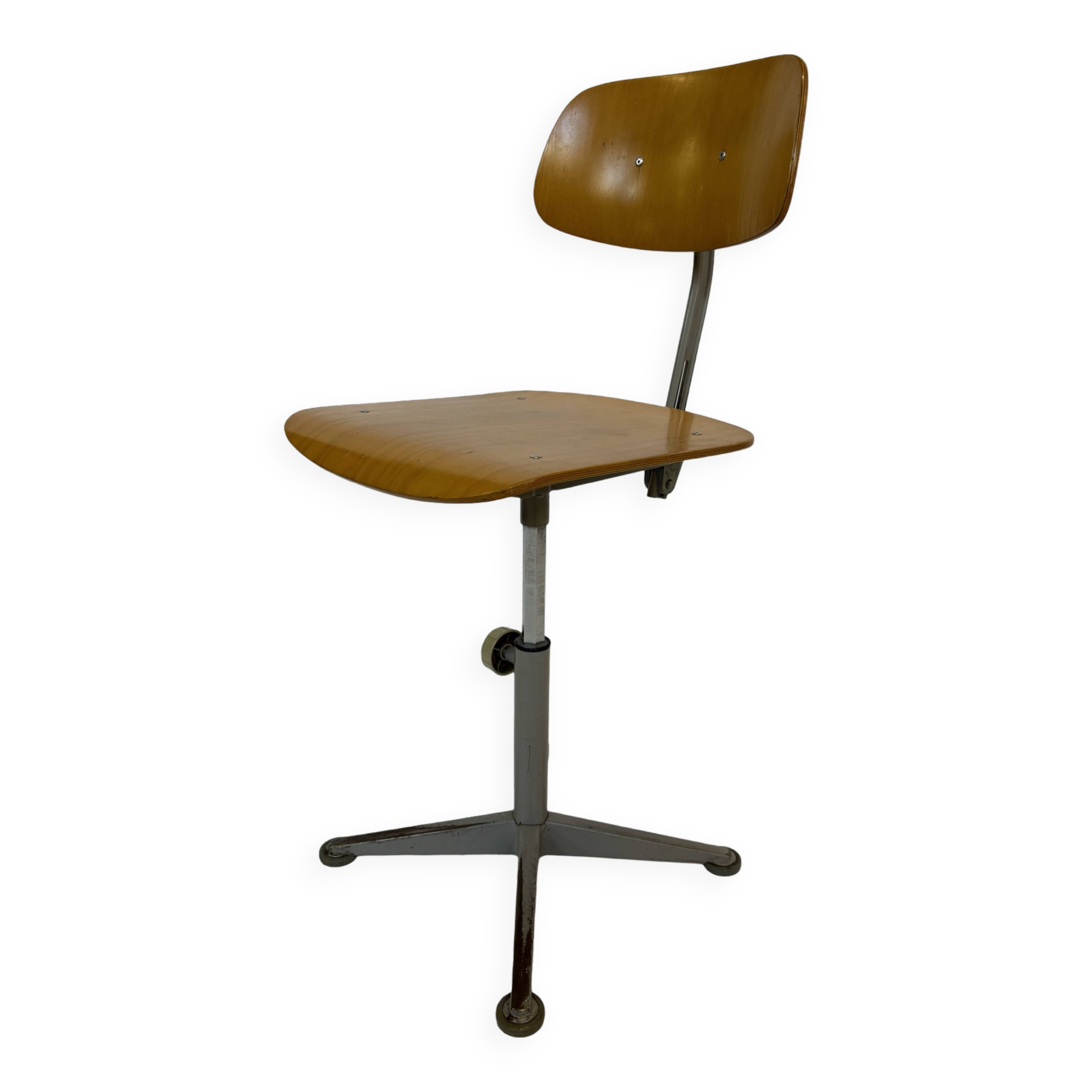 Vintage Friso Kramer work chair from Ahrend de Cirkel dutch design