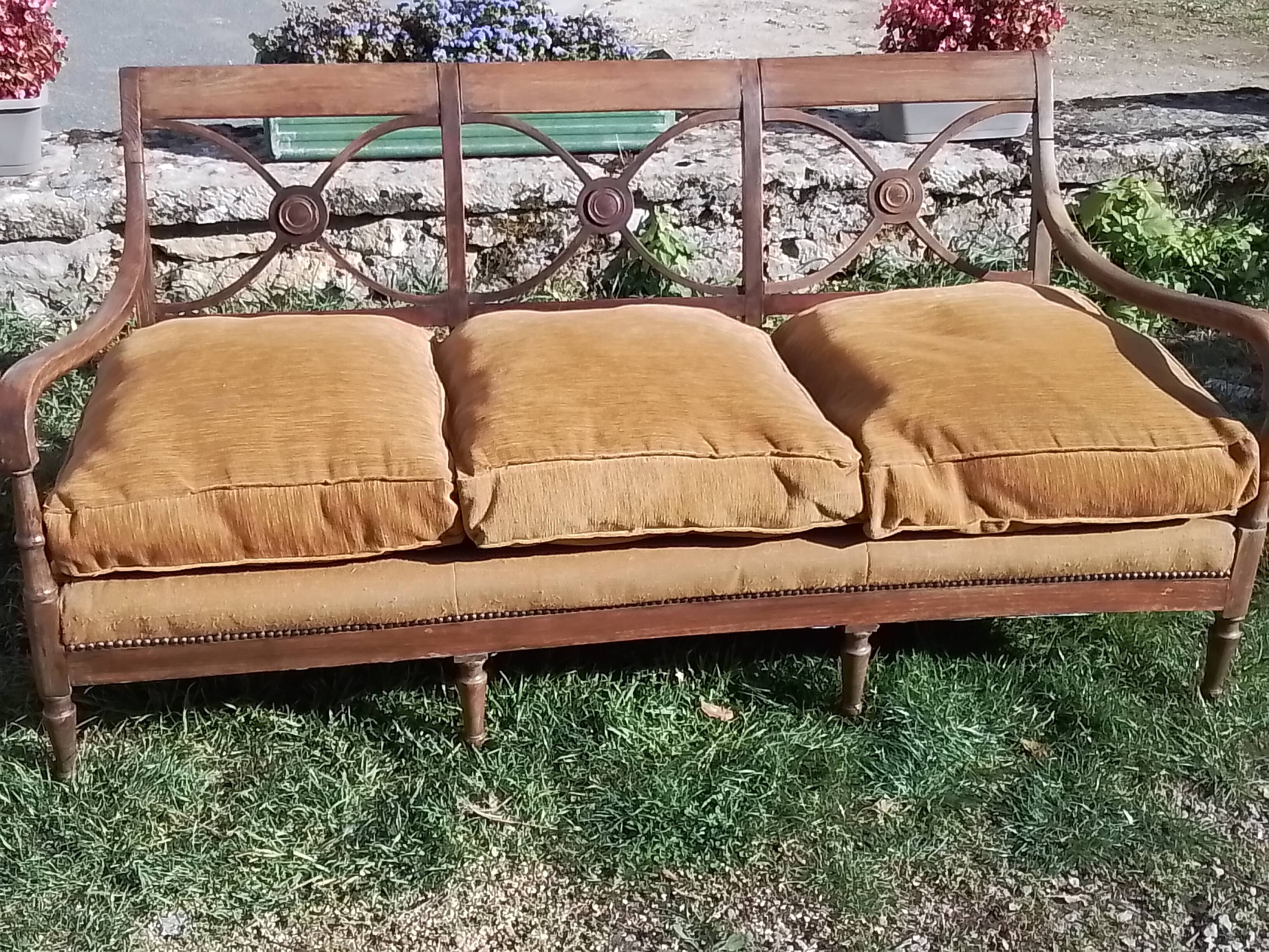 3-seater wooden sofa benches and feather seats