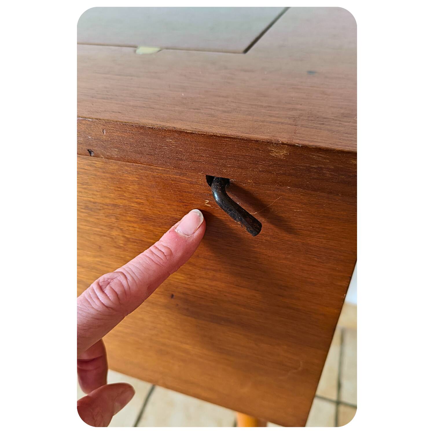 Bureau vintage compact