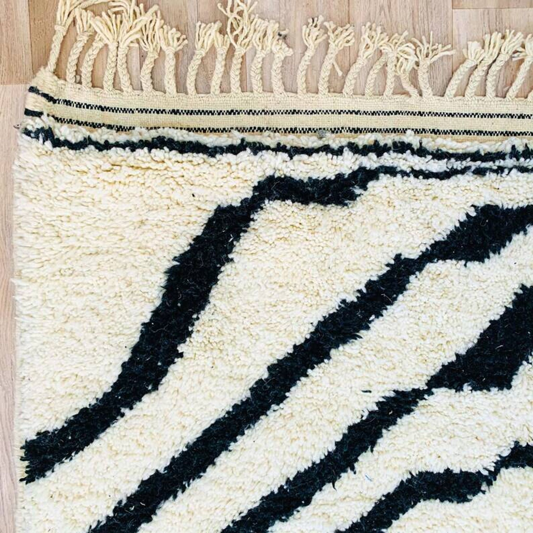 Handmade Moroccan rug 200cm x 300cm