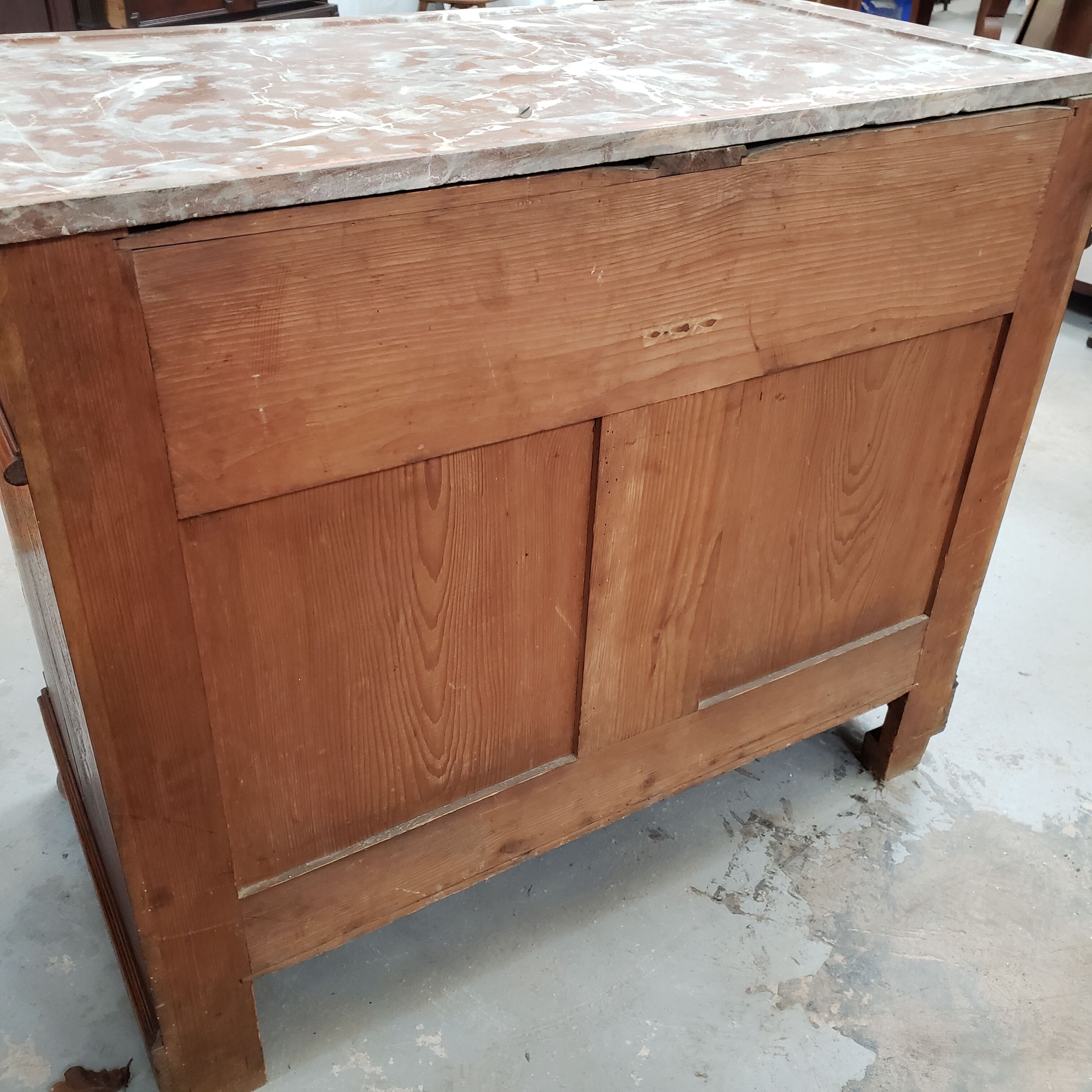 Antique chest of drawers carved in walnut XIX