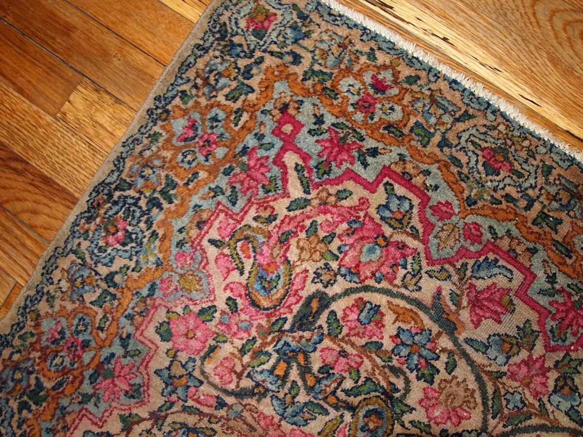 Handmade antique Persian Kerman rug 97cm x 149cm 1920s - 1B158