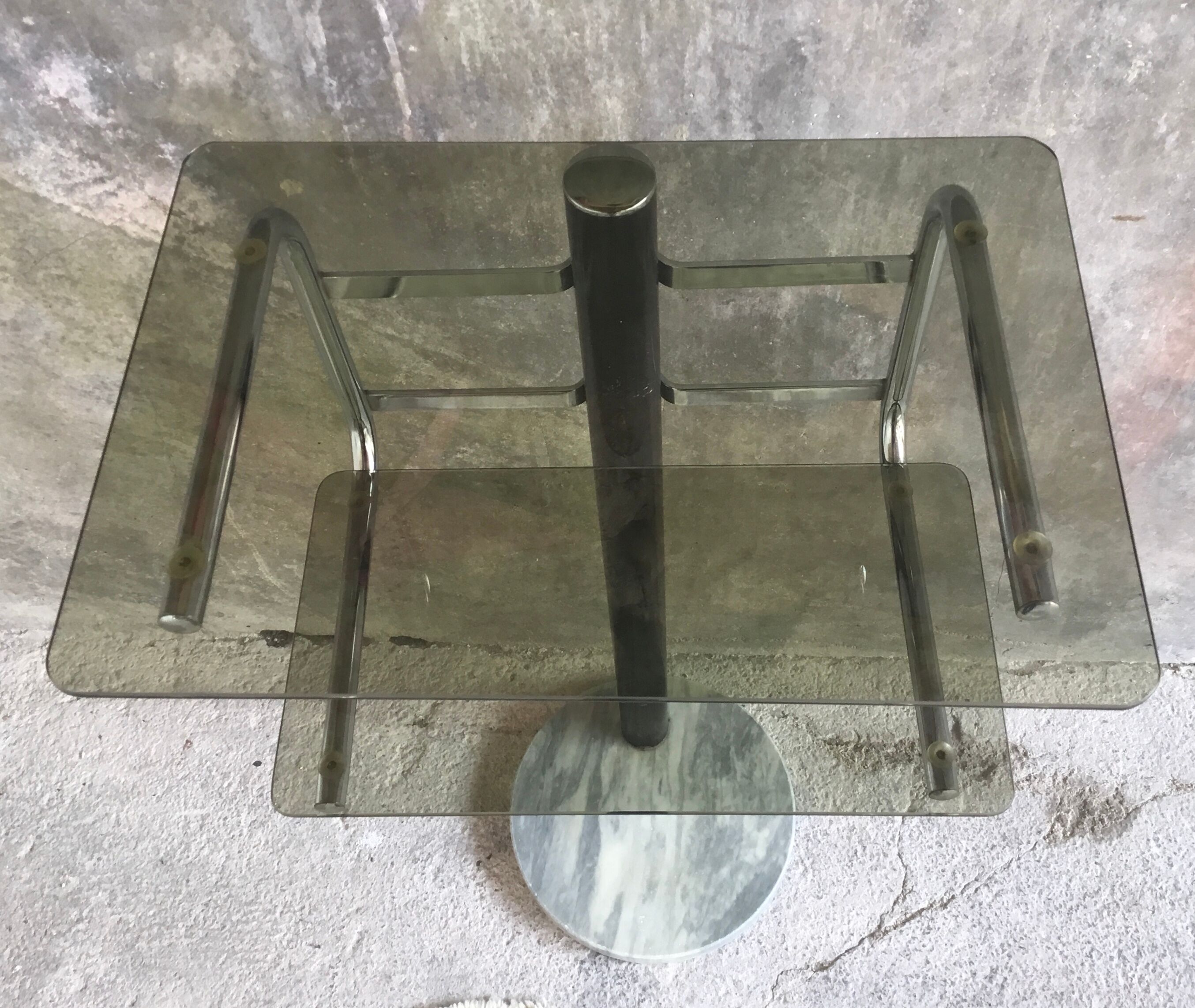 Fifth wheel or sofa end - smoked glasses and marble foot - design 1970