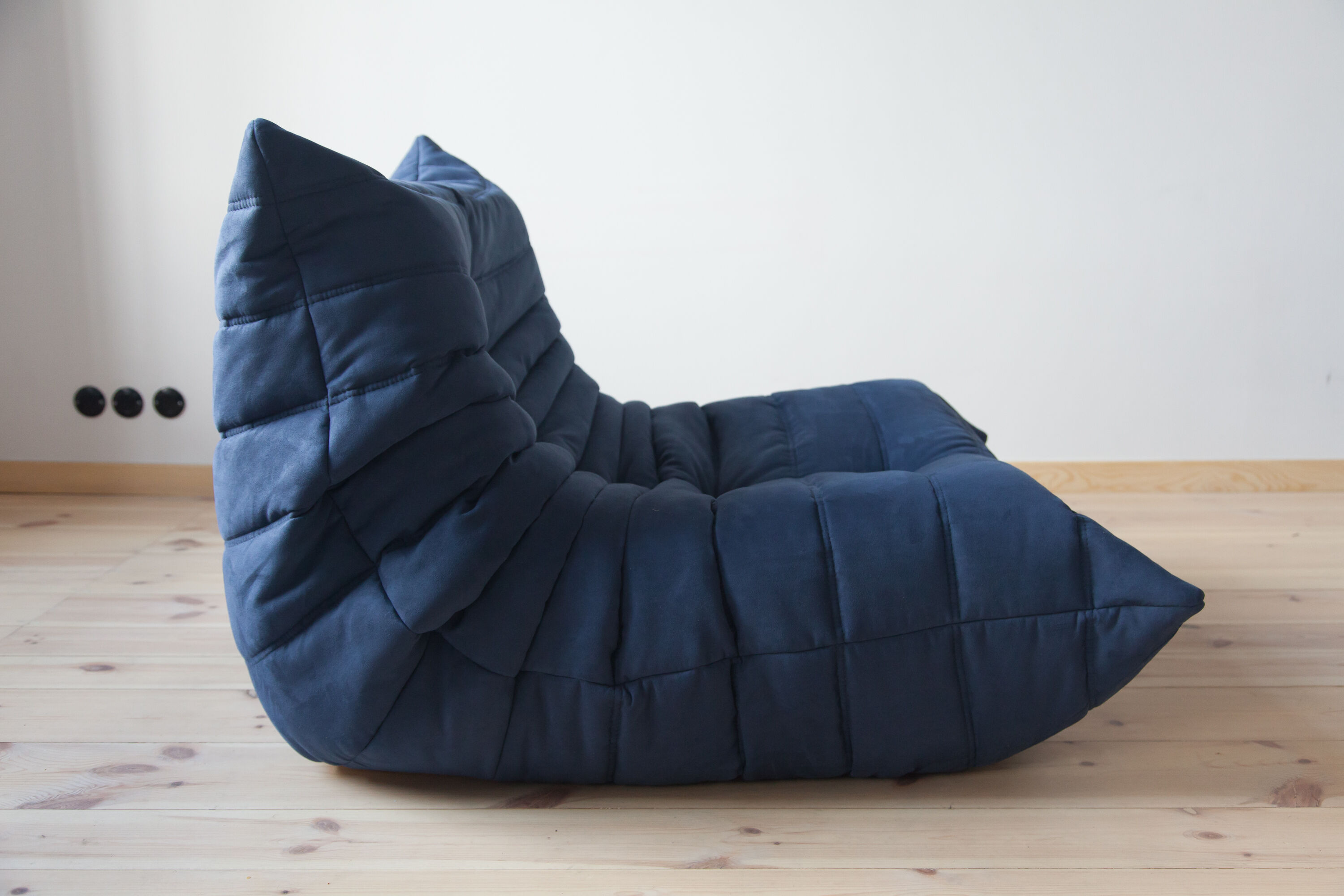 Togo armchair model designed by Michel Ducaroy 1973