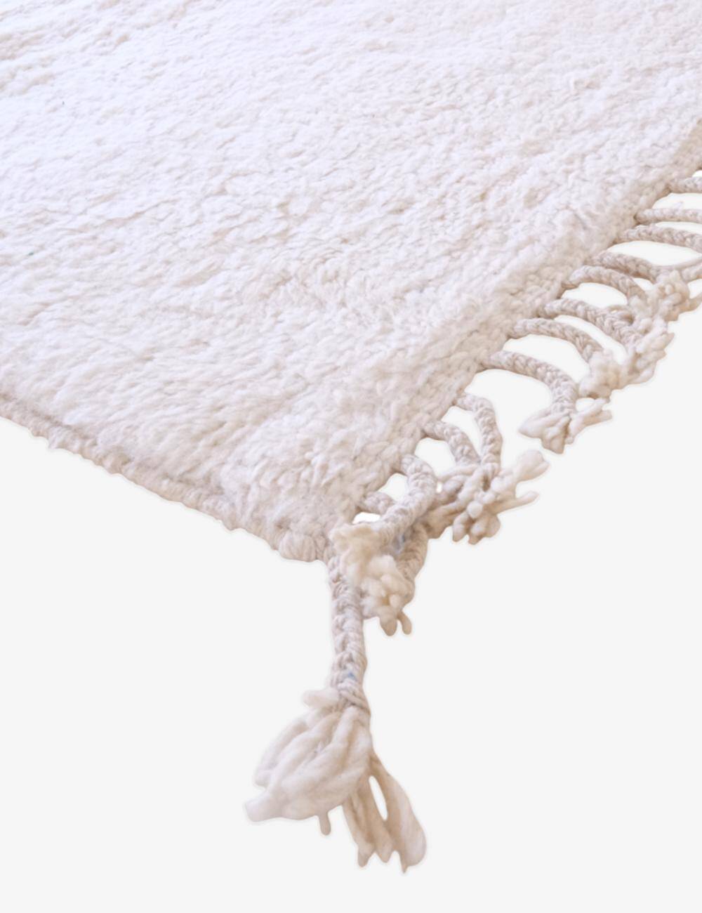 Contemporary White and Green Rug - 293 x 251 cm