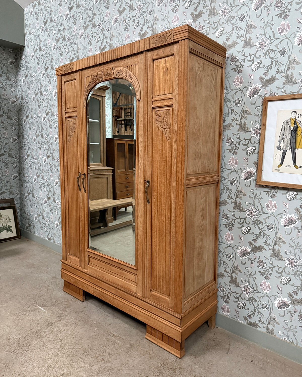 Art Deco oak wardrobe (renovated)