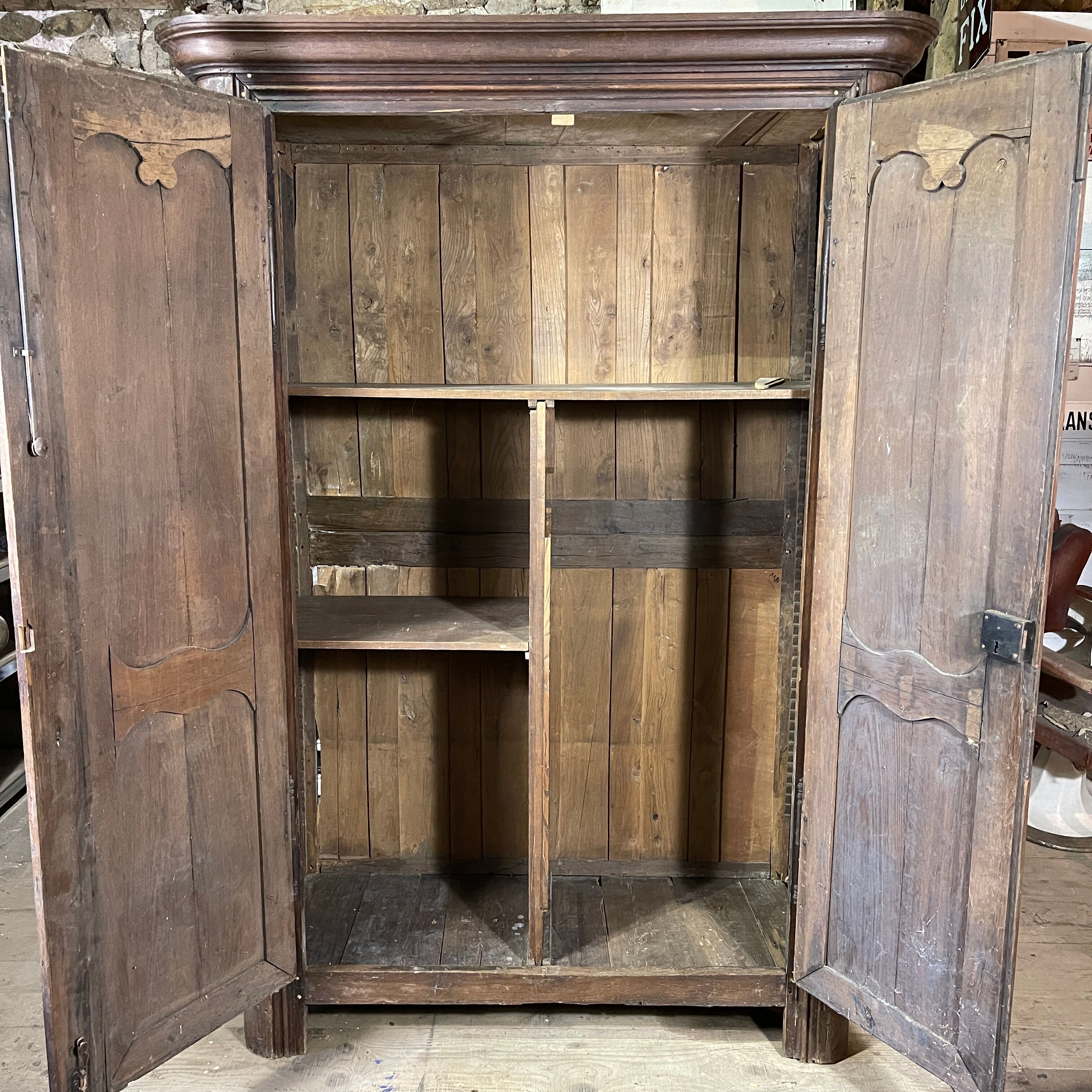 Oak cabinet XVIII th
