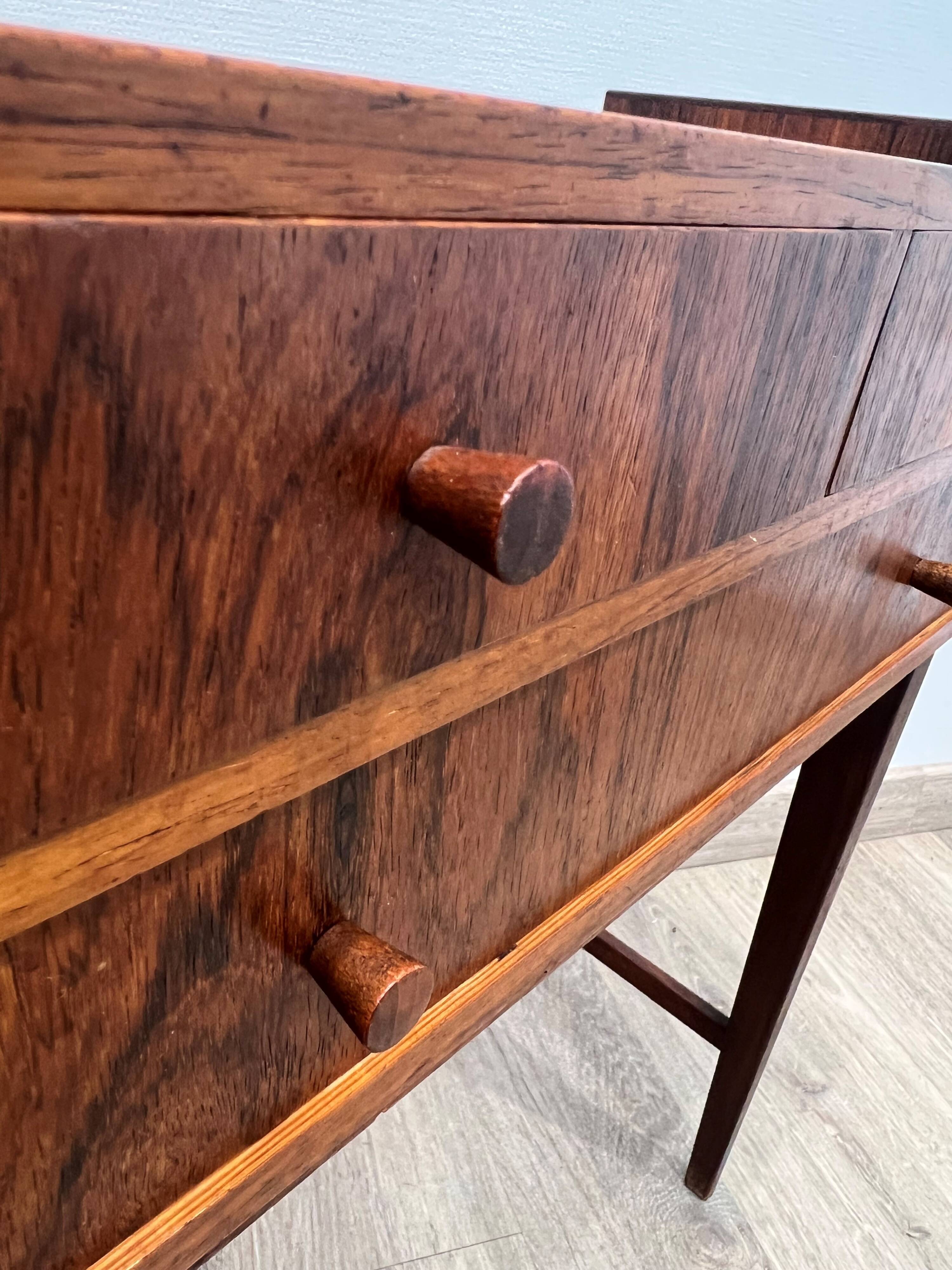 3-drawer commode in Rio rosewood, origin Denmark.