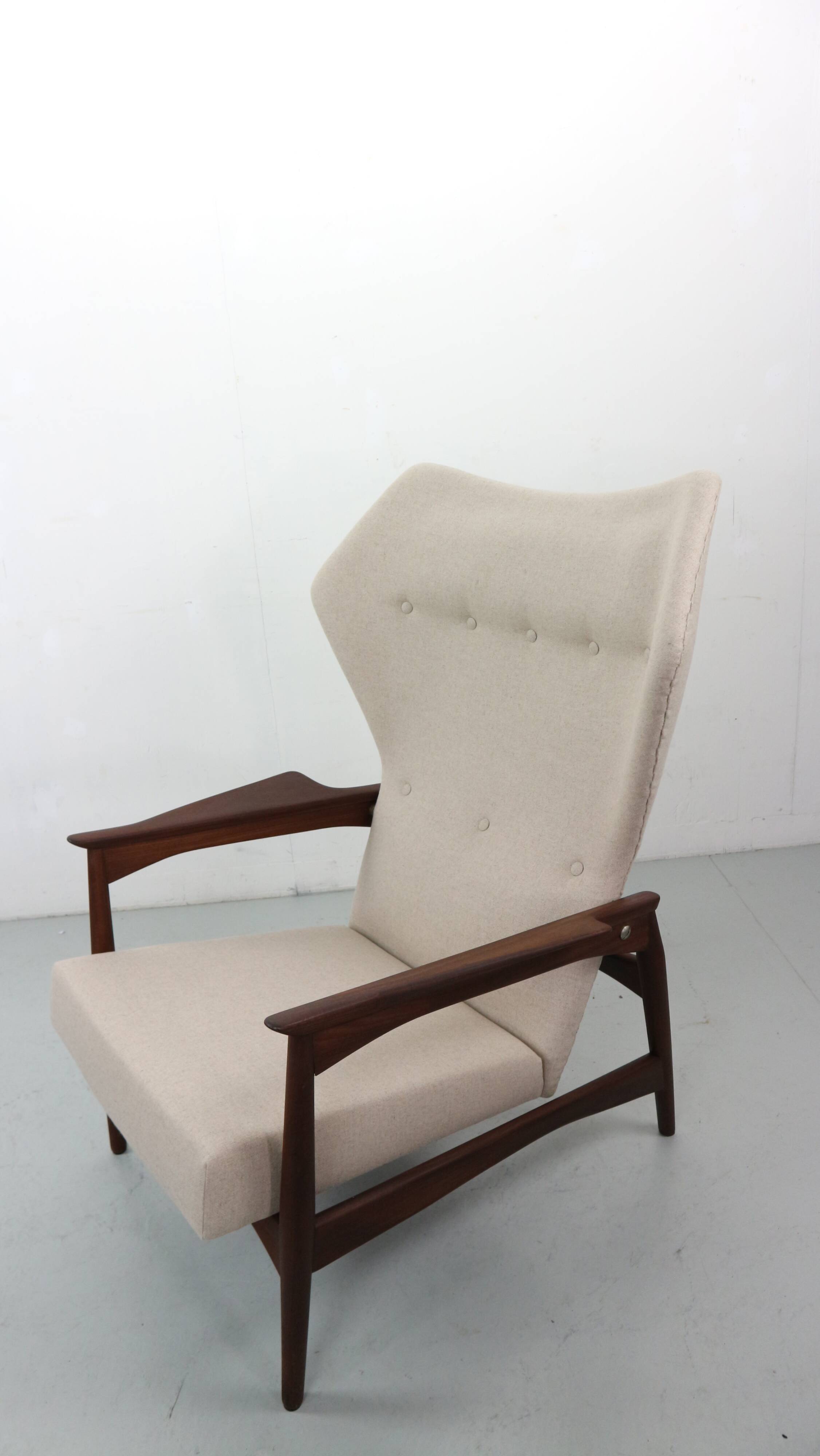 Danish adjustable wingback lounge chair in teak by Ib Kofod Larsen