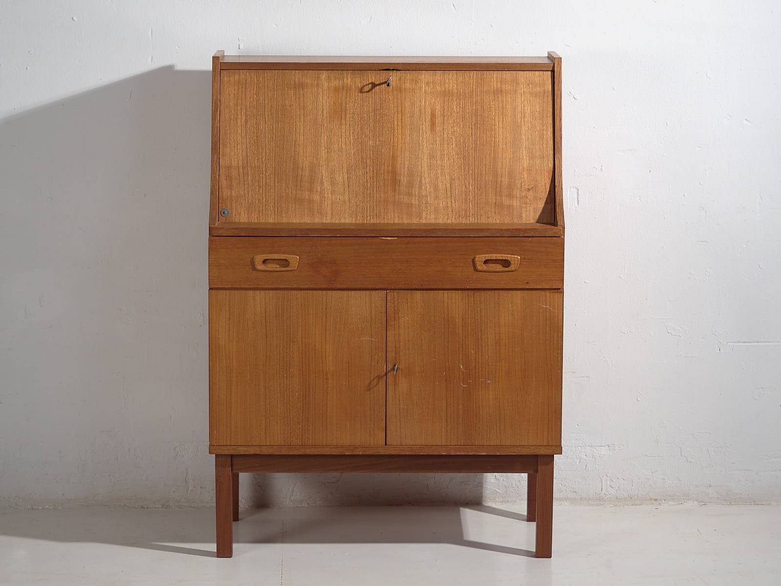 Vintage desk (c.1960) #47