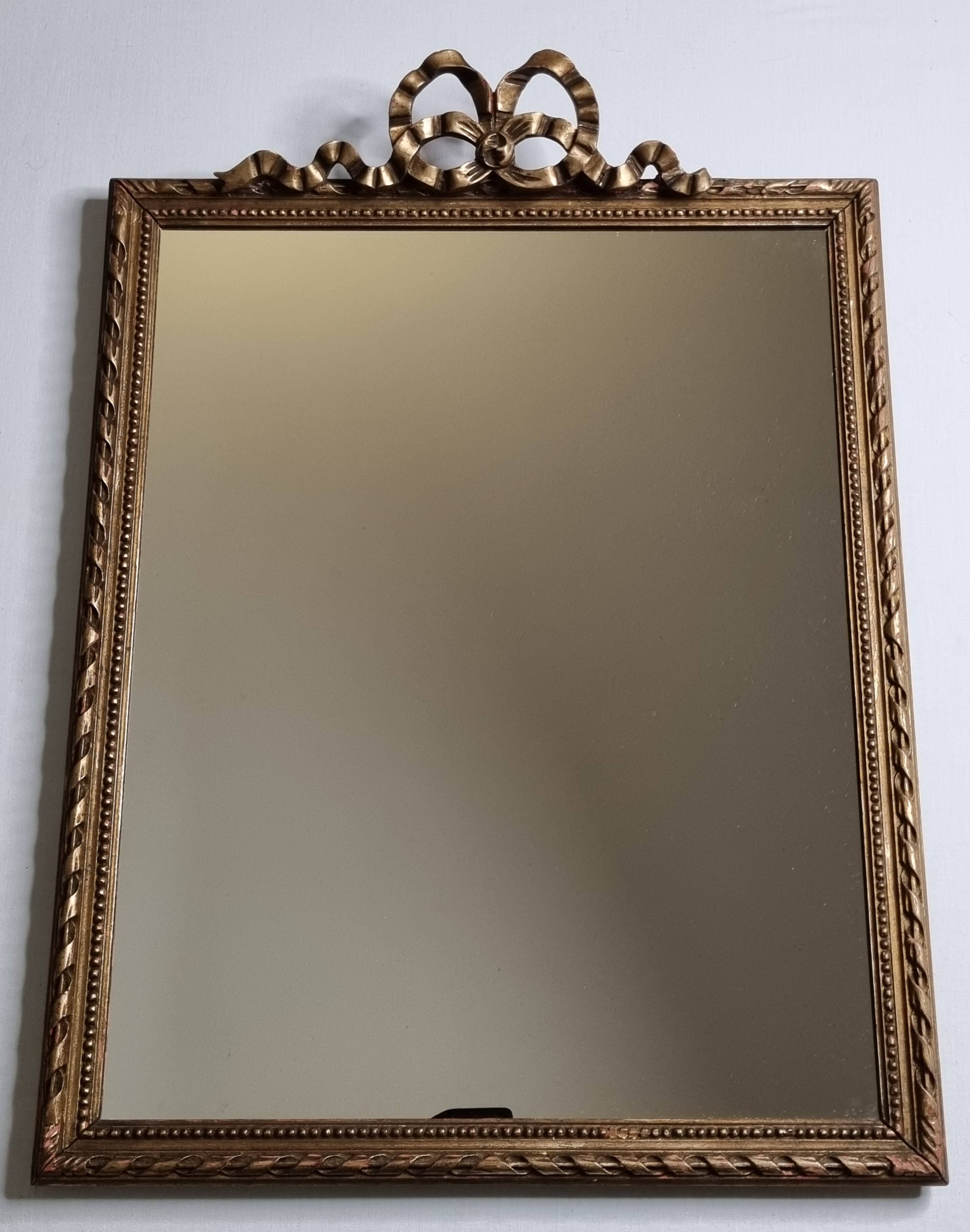 Miroir vintage style Louis XVI doré à fronton nœud rubané 50 x 70 cm