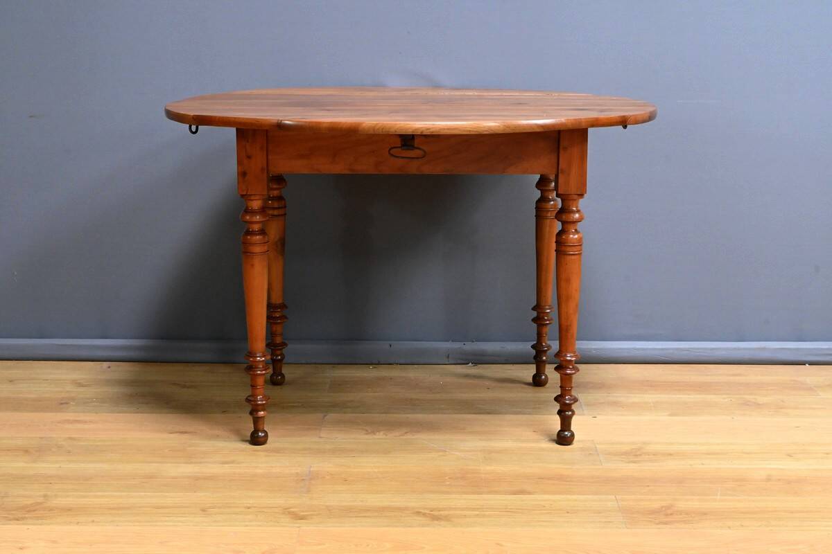 Table for 4 to 10 people with cherry wood extensions, Louis Philippe style – Late 11th century