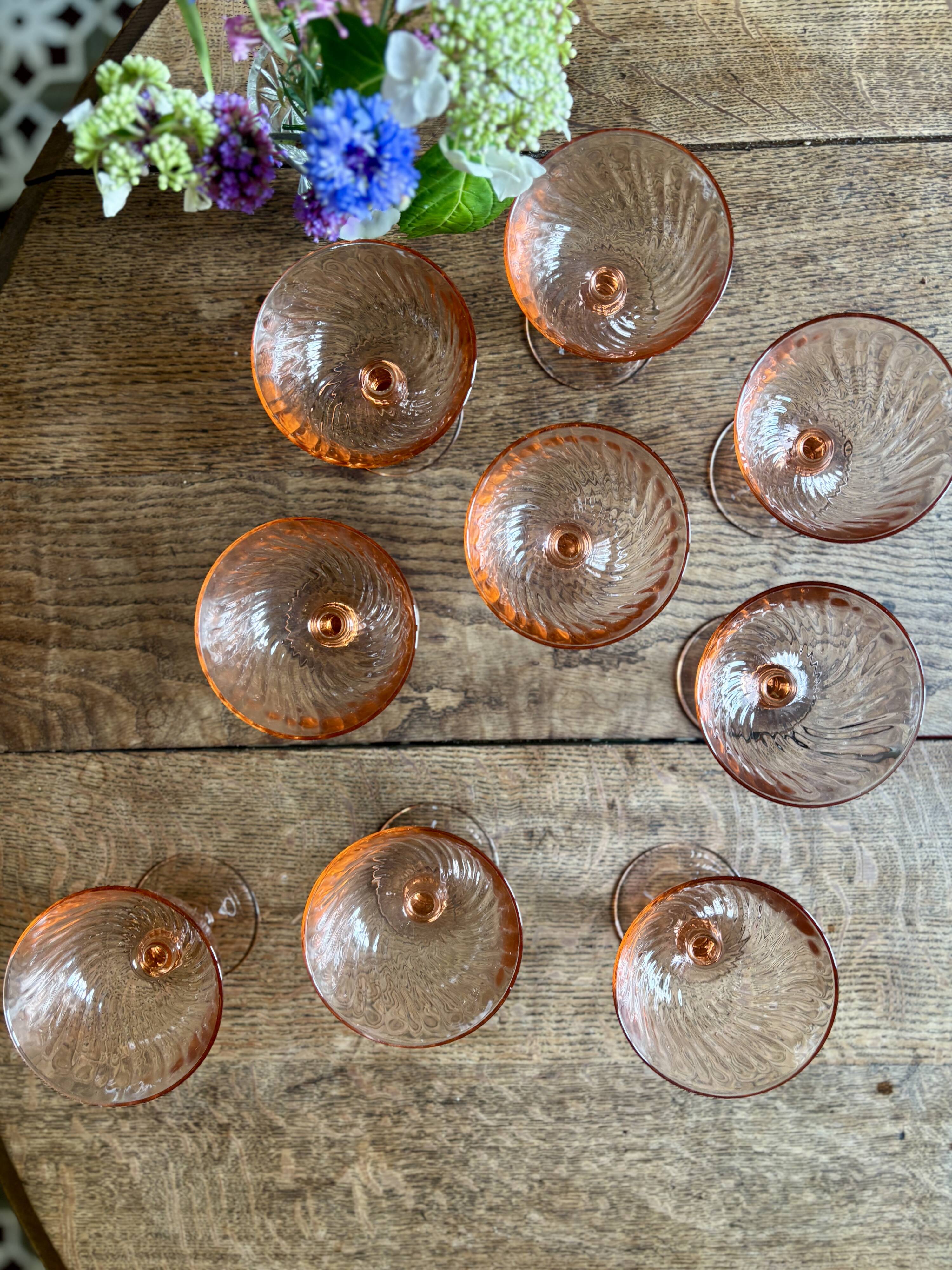 Lot de 9 coupes  à champagne vintage en rosaline