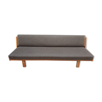 Sofa GE 238 by Hans J. Wegner