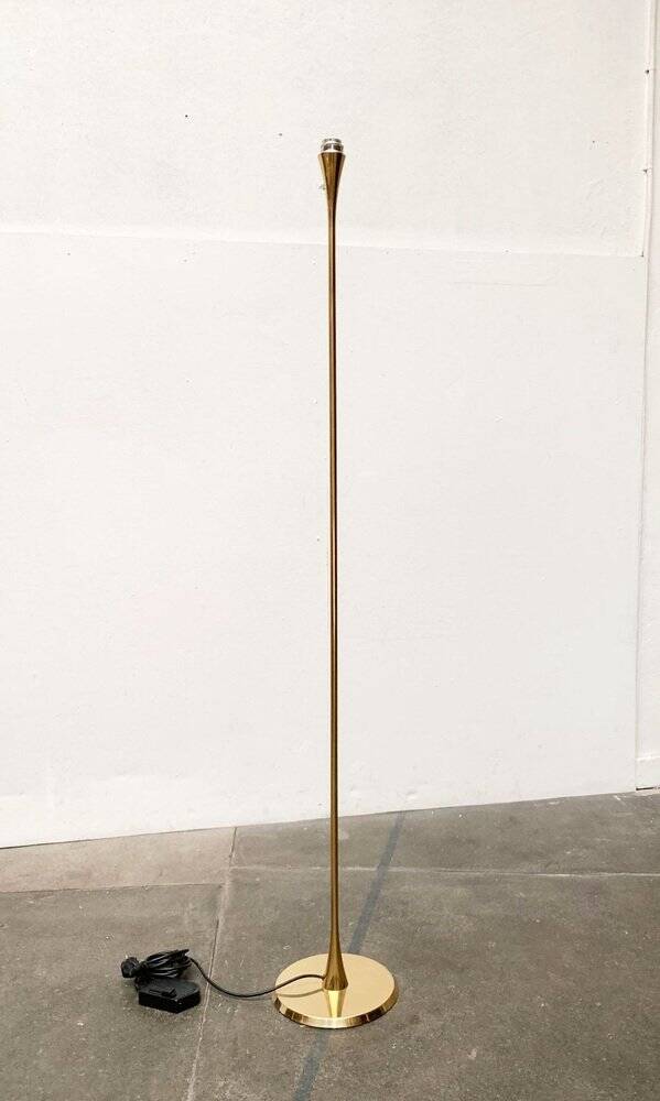 Lonea floor lamp in Hollywood Regency vintage style in brass by Florian Schulz.