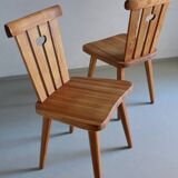 Quatre chaises rustiques en pin par Goran Malmvall | Suède | Années 1940