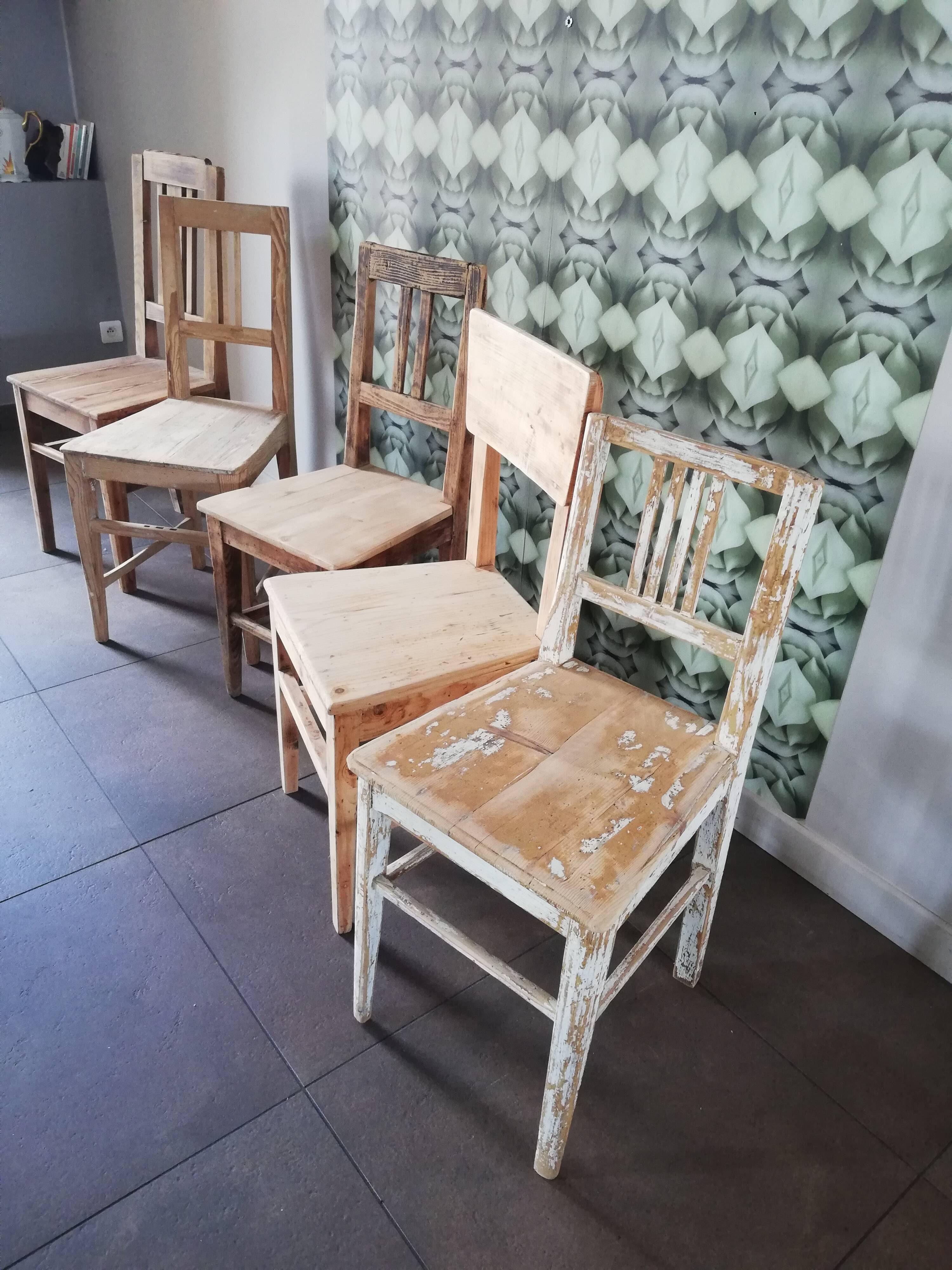 Set of 5 vintage wooden chairs