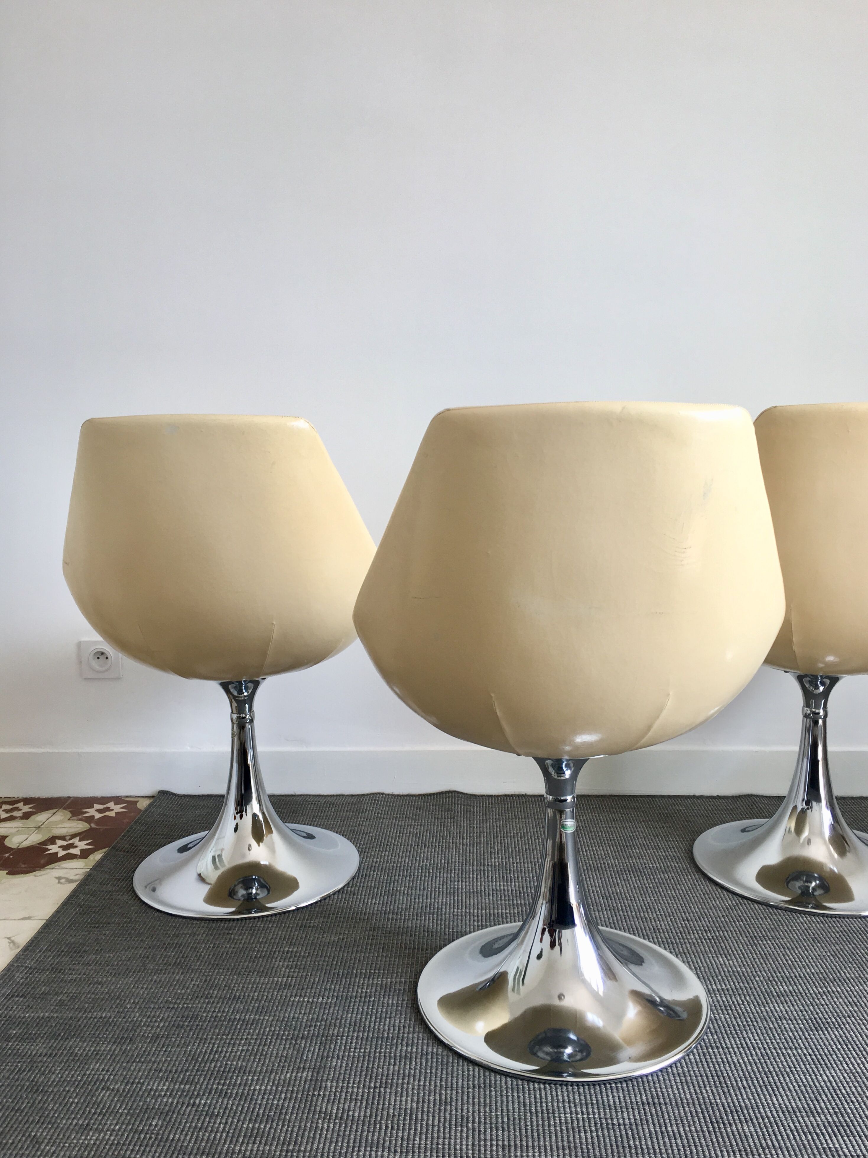 Vintage chair foot tulip