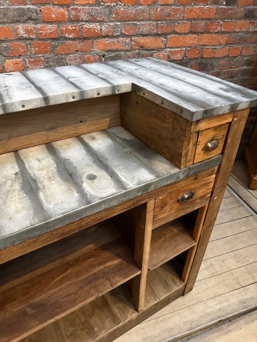 Early 20th century bar counter