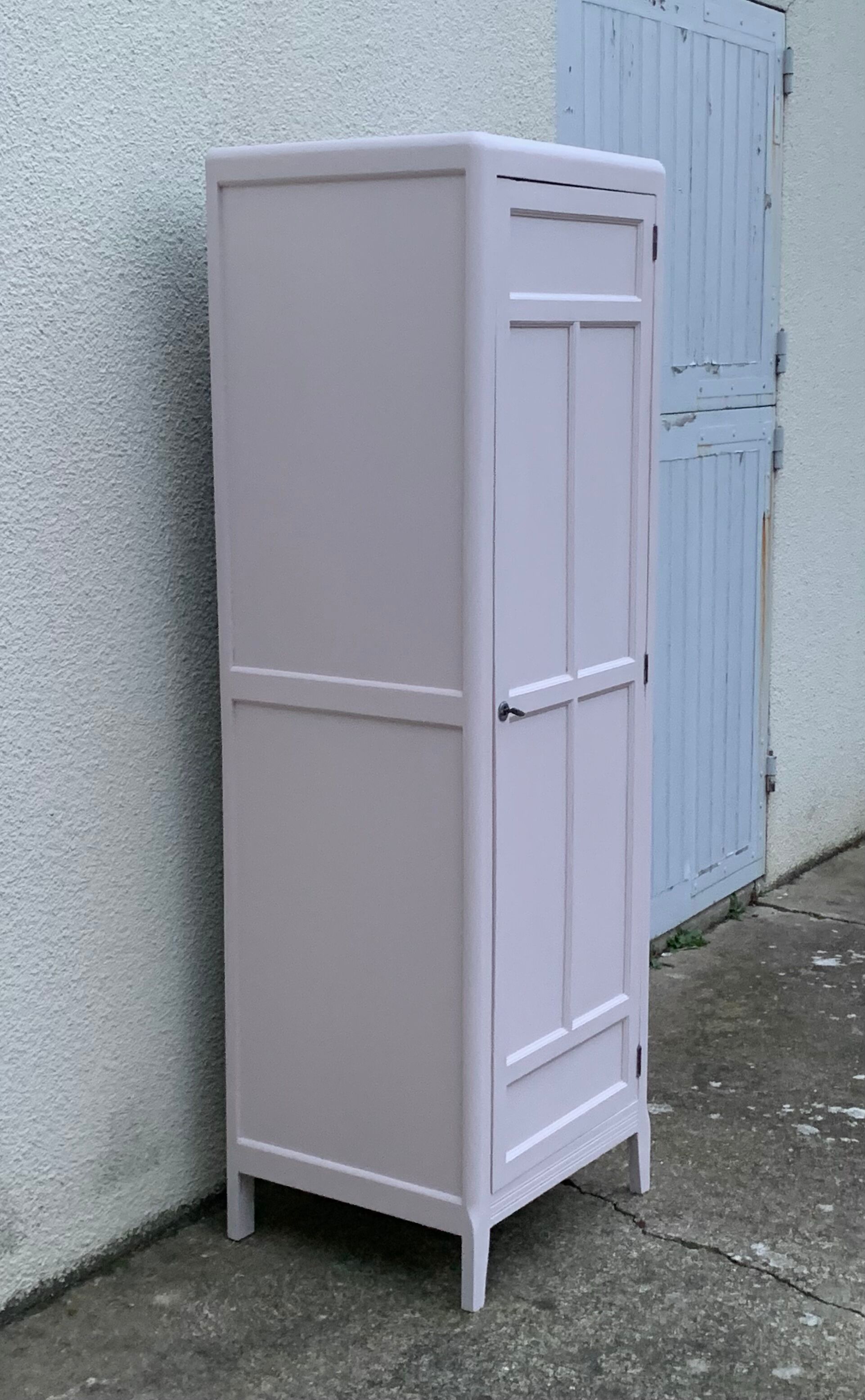 Parisian wardrobe, nude pink, 1940.