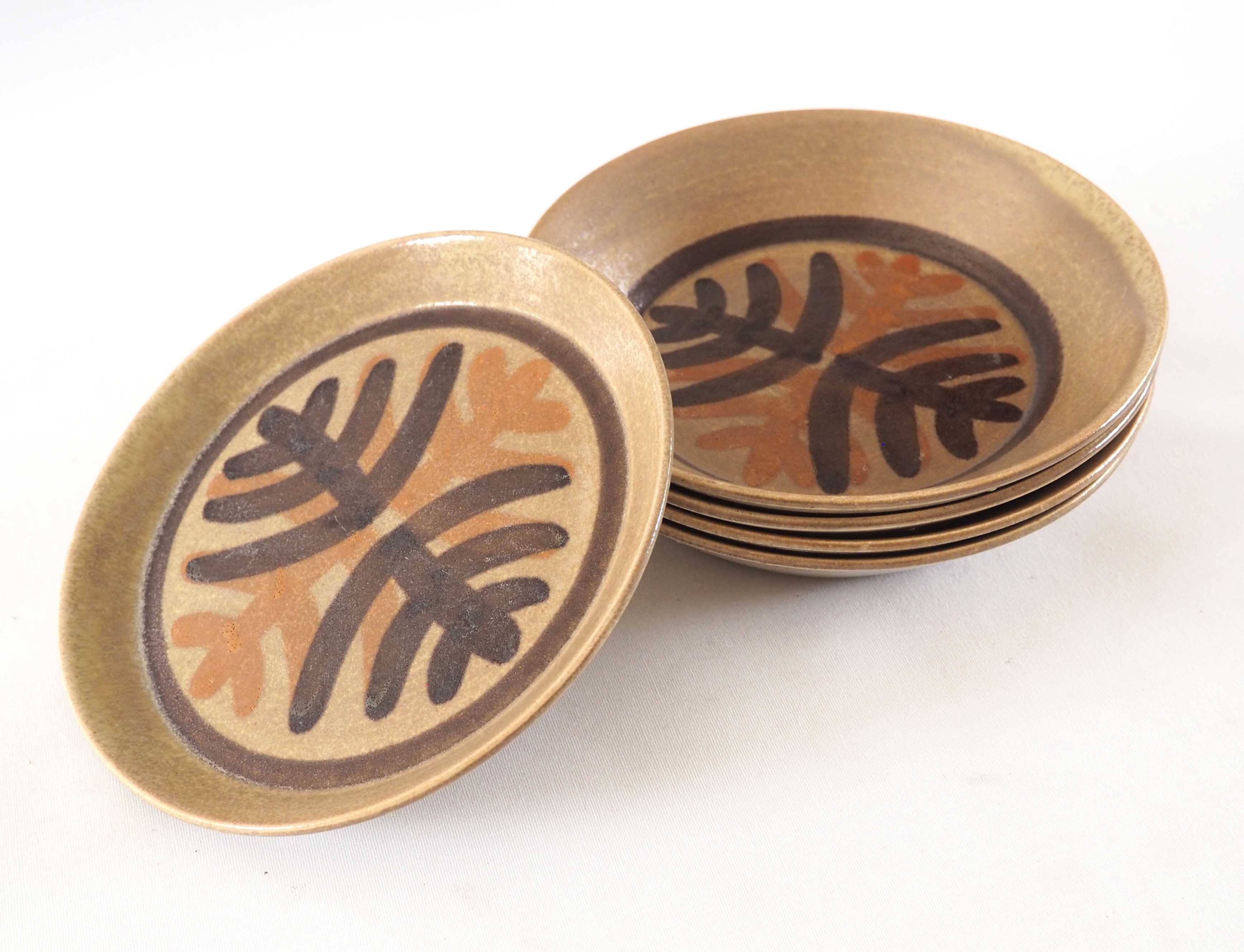 Stoneware set of 7 dishes and plates