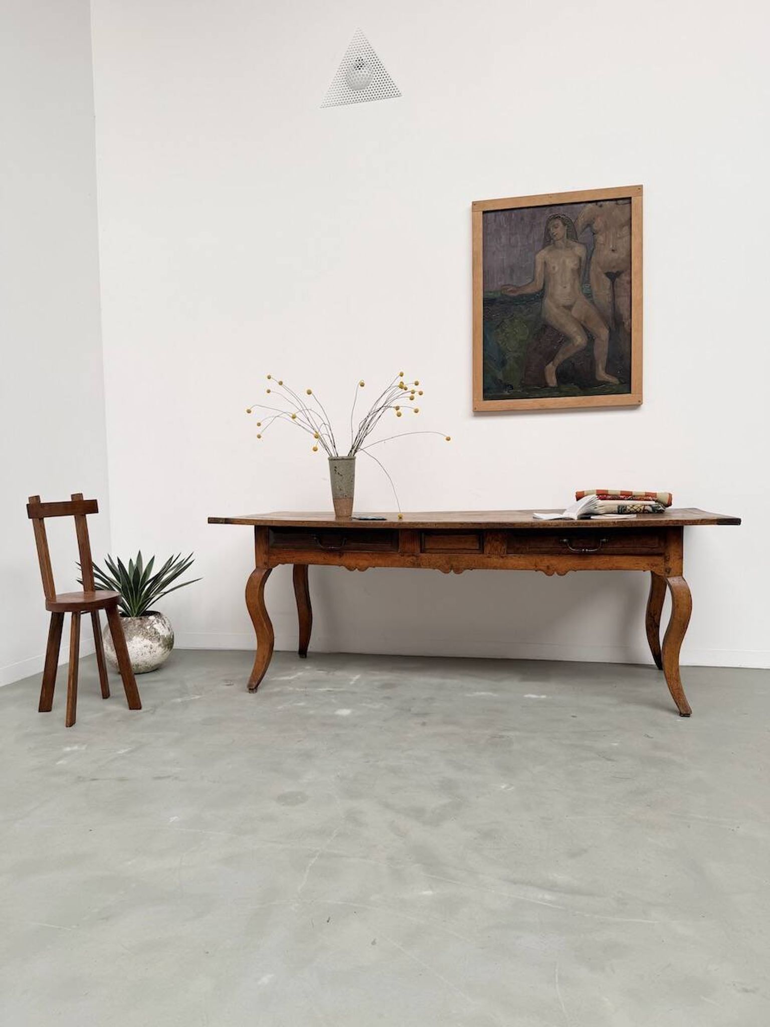 Table, drapière en noyer, XIXème s.