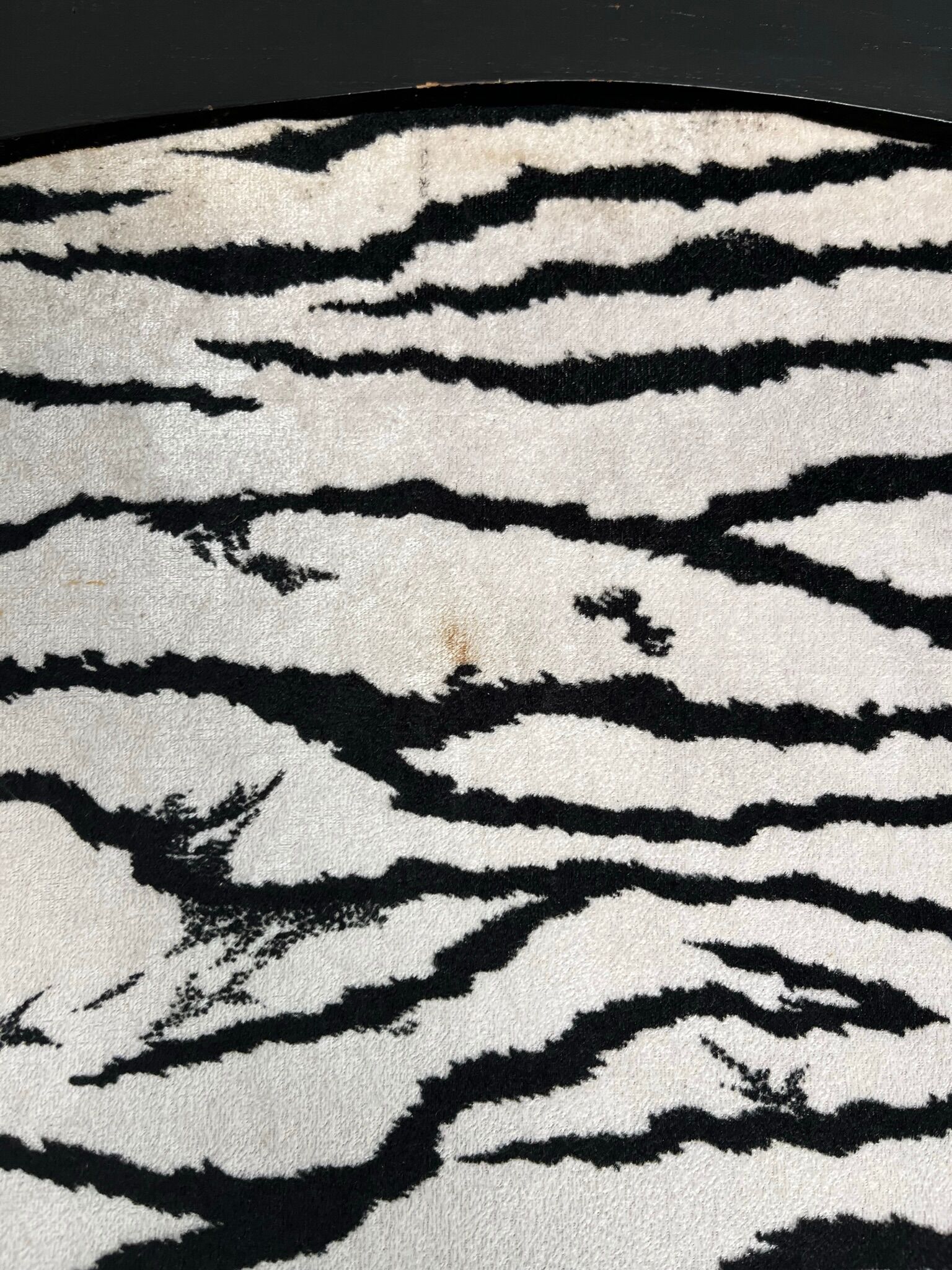 Armchair style Louis XV zebra