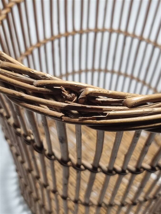 A pair of small baskets