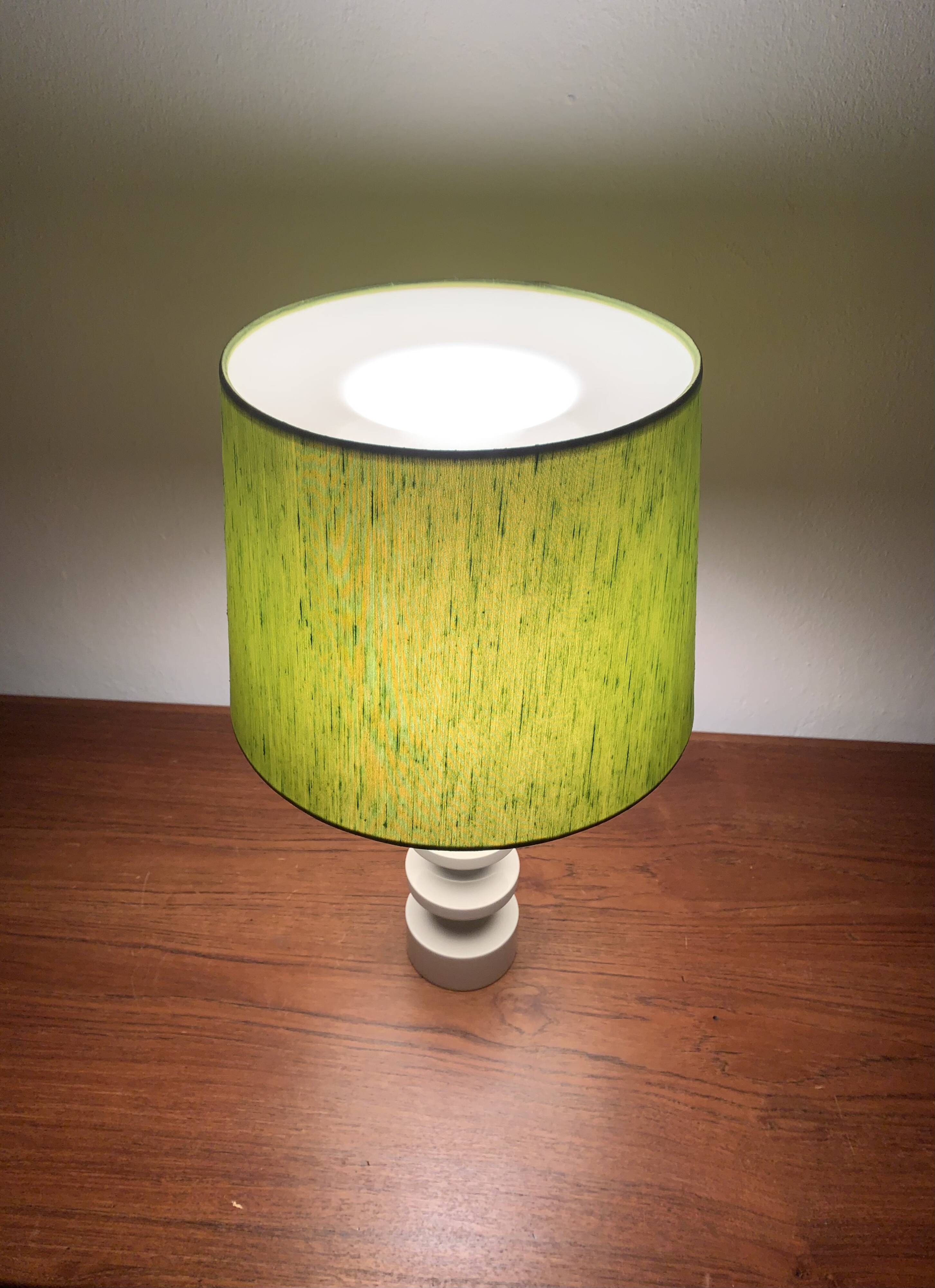 Lampe de table en bois par Uno et Östen Kristiansson