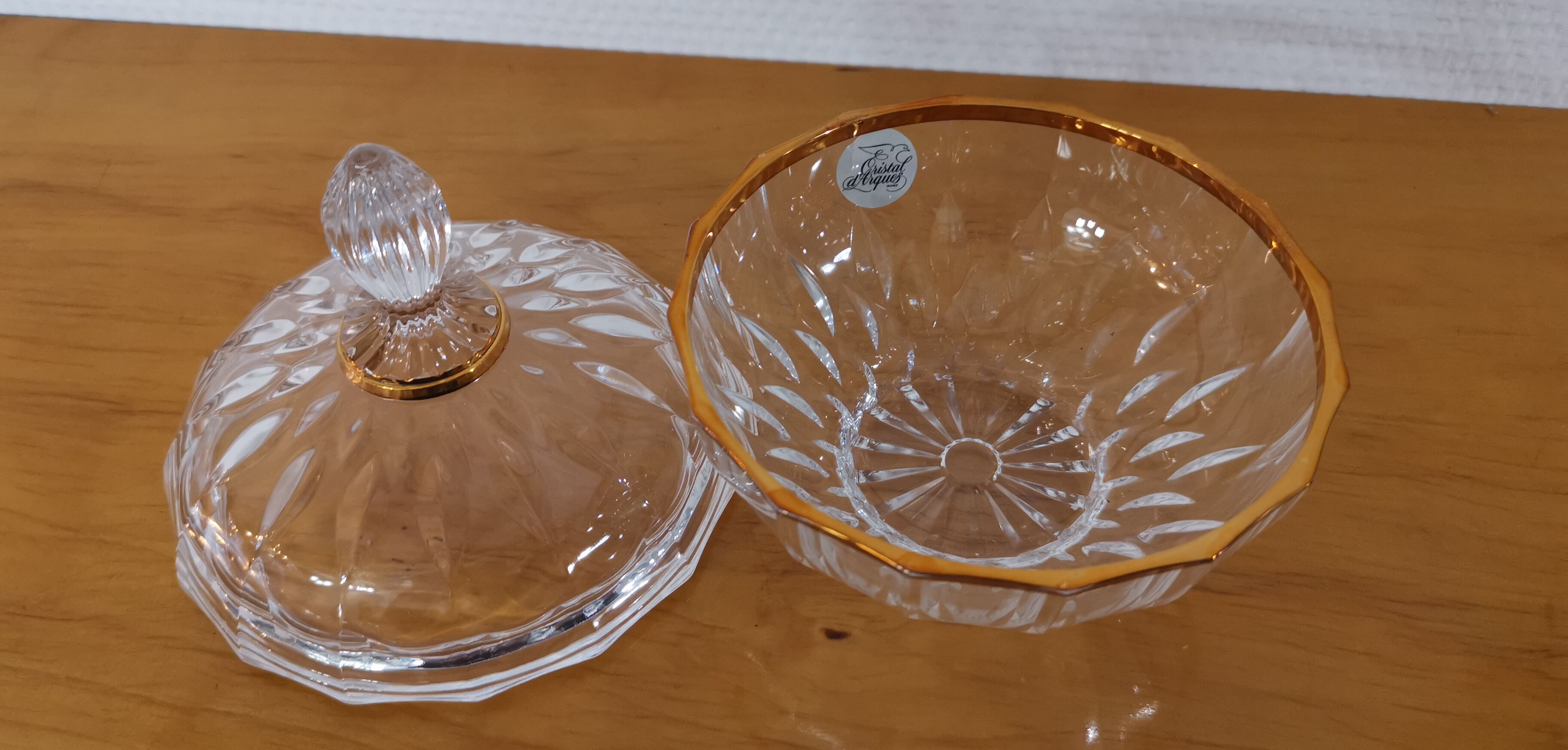 Sweetening or candy box crystal of Arques