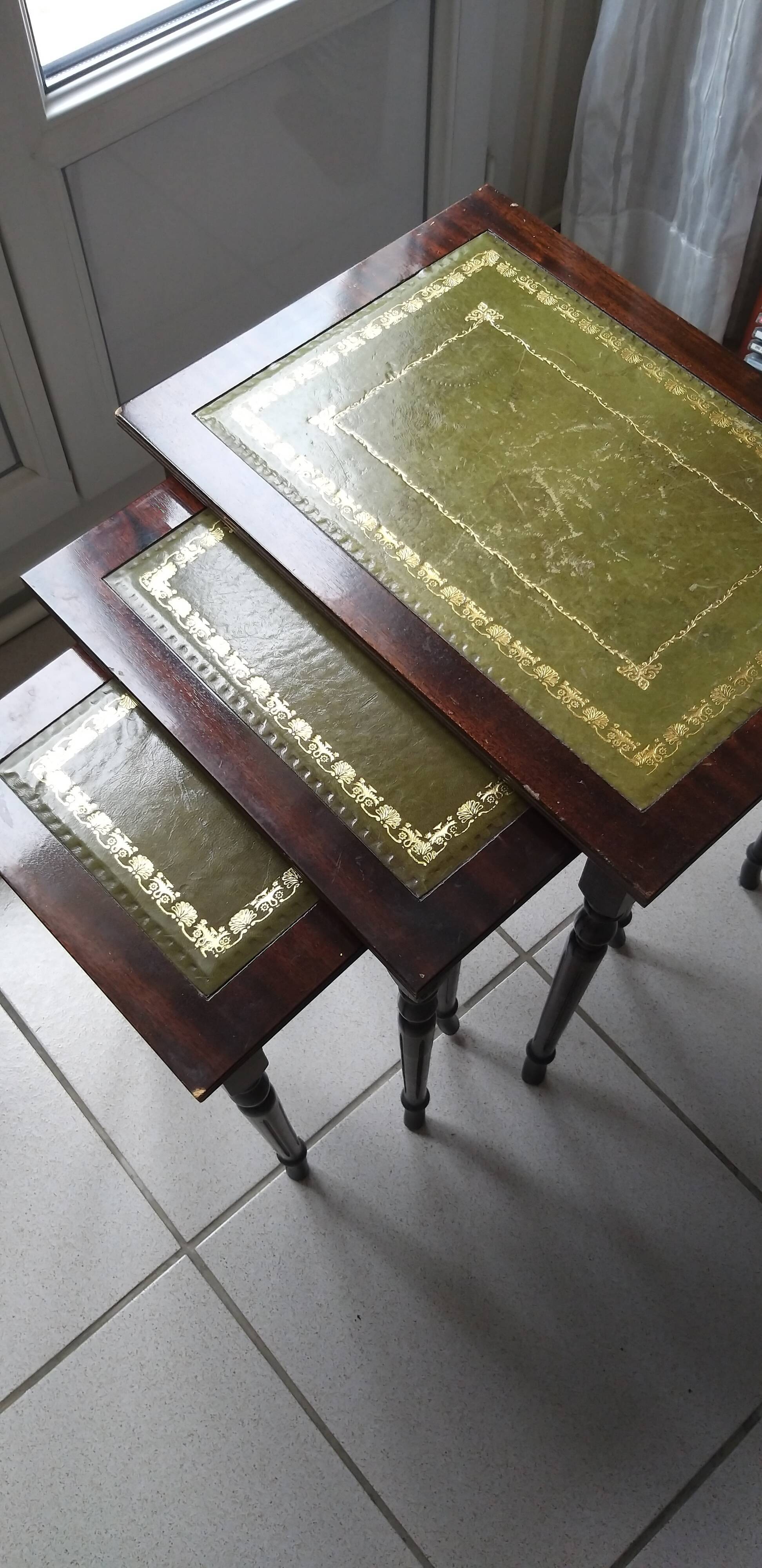 Pull out tables