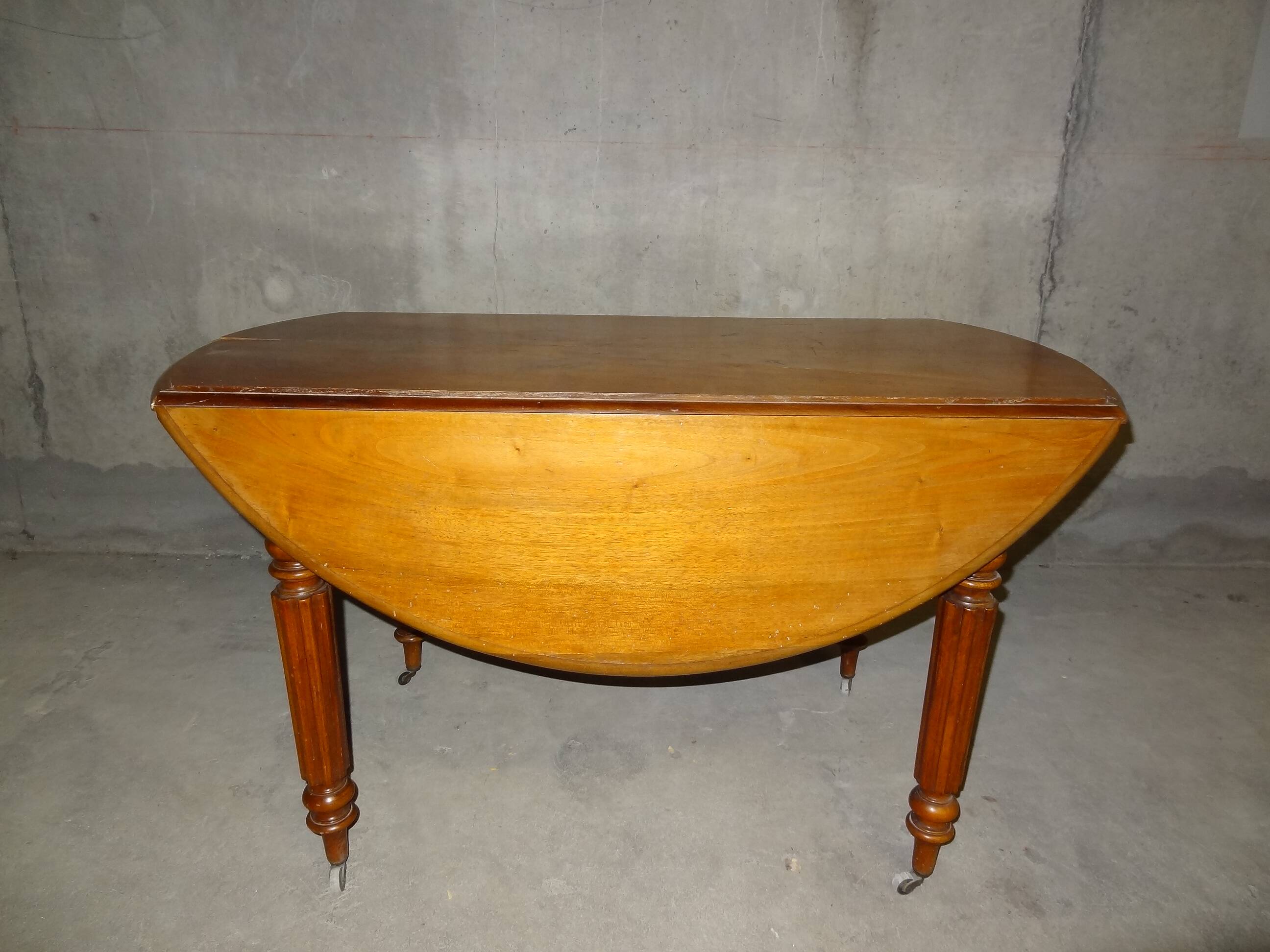 Round table with drop leaves