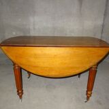 Round table with flaps