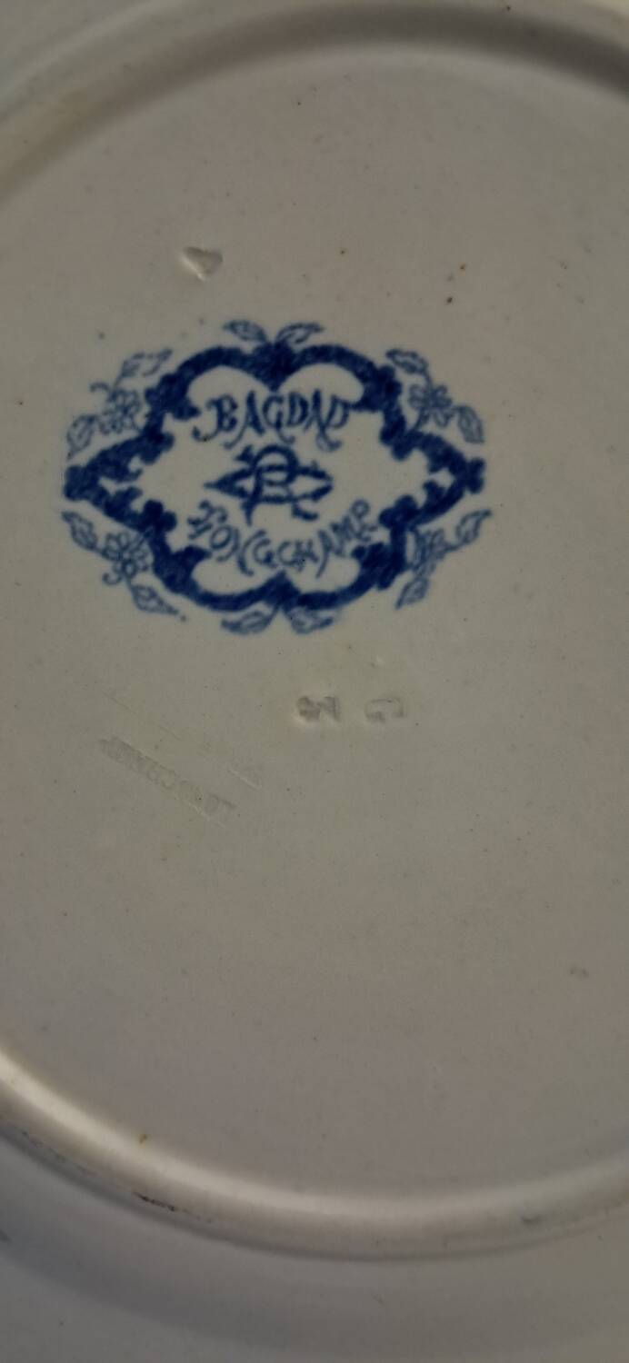 Longchamp octagonal plate, Bagdad model. Late 19th, early 20th century.