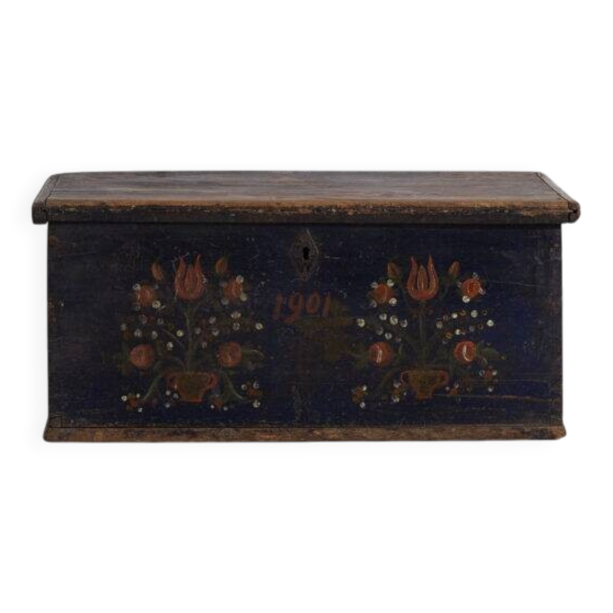 Antique trunk with floral motifs (Year 1901)