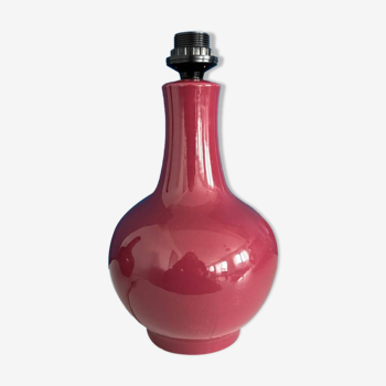 Dark pink table lamp