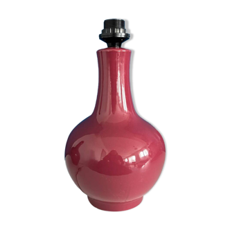 Dark pink table lamp