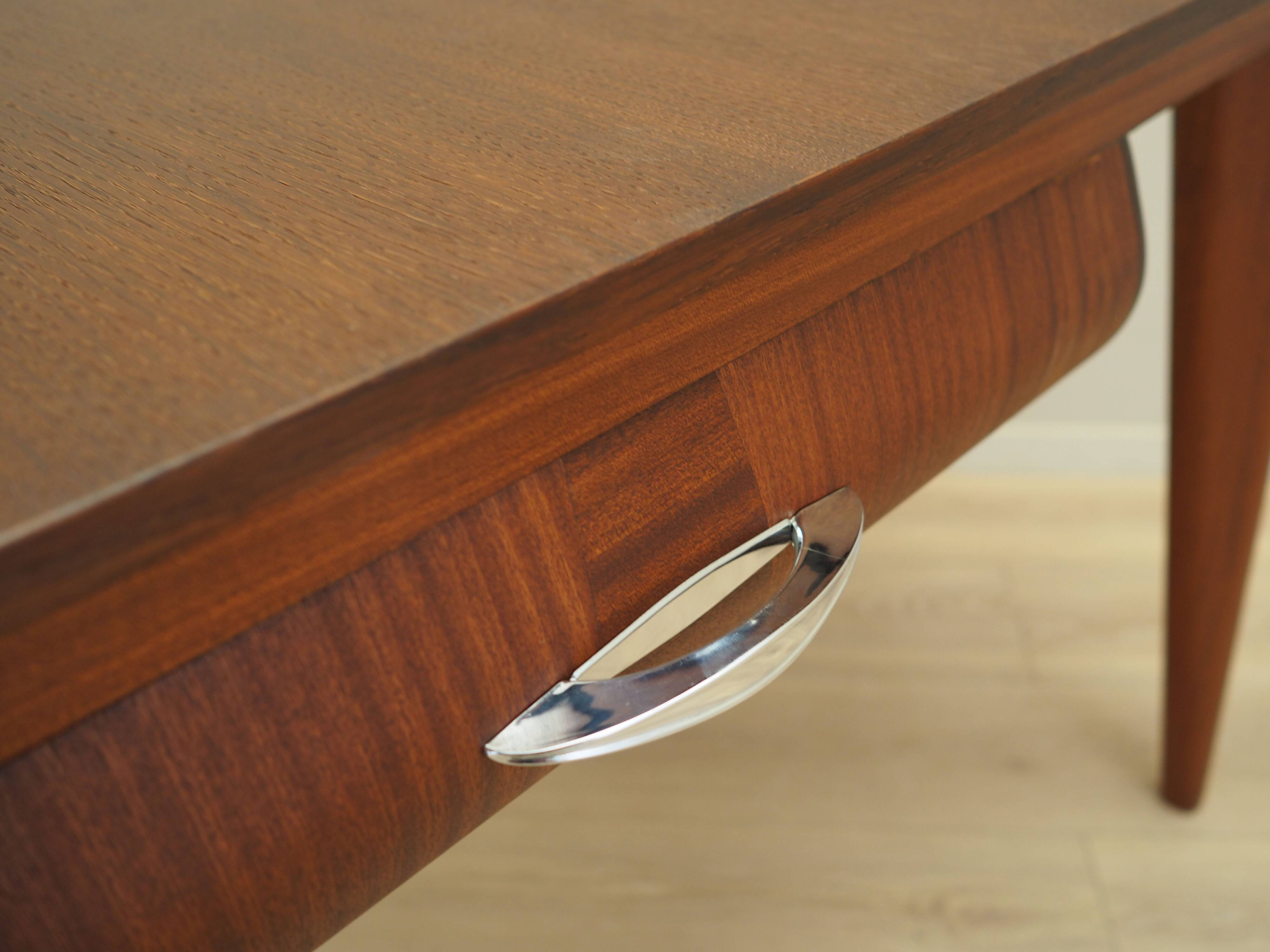 Oak desk, Italian design, 1970s, production: Italy